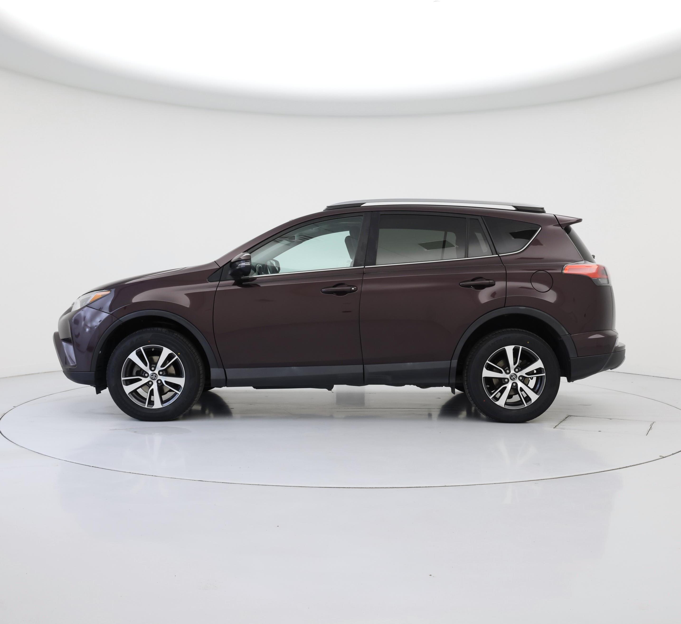Thumbnail: 2017 Toyota RAV4 - 3