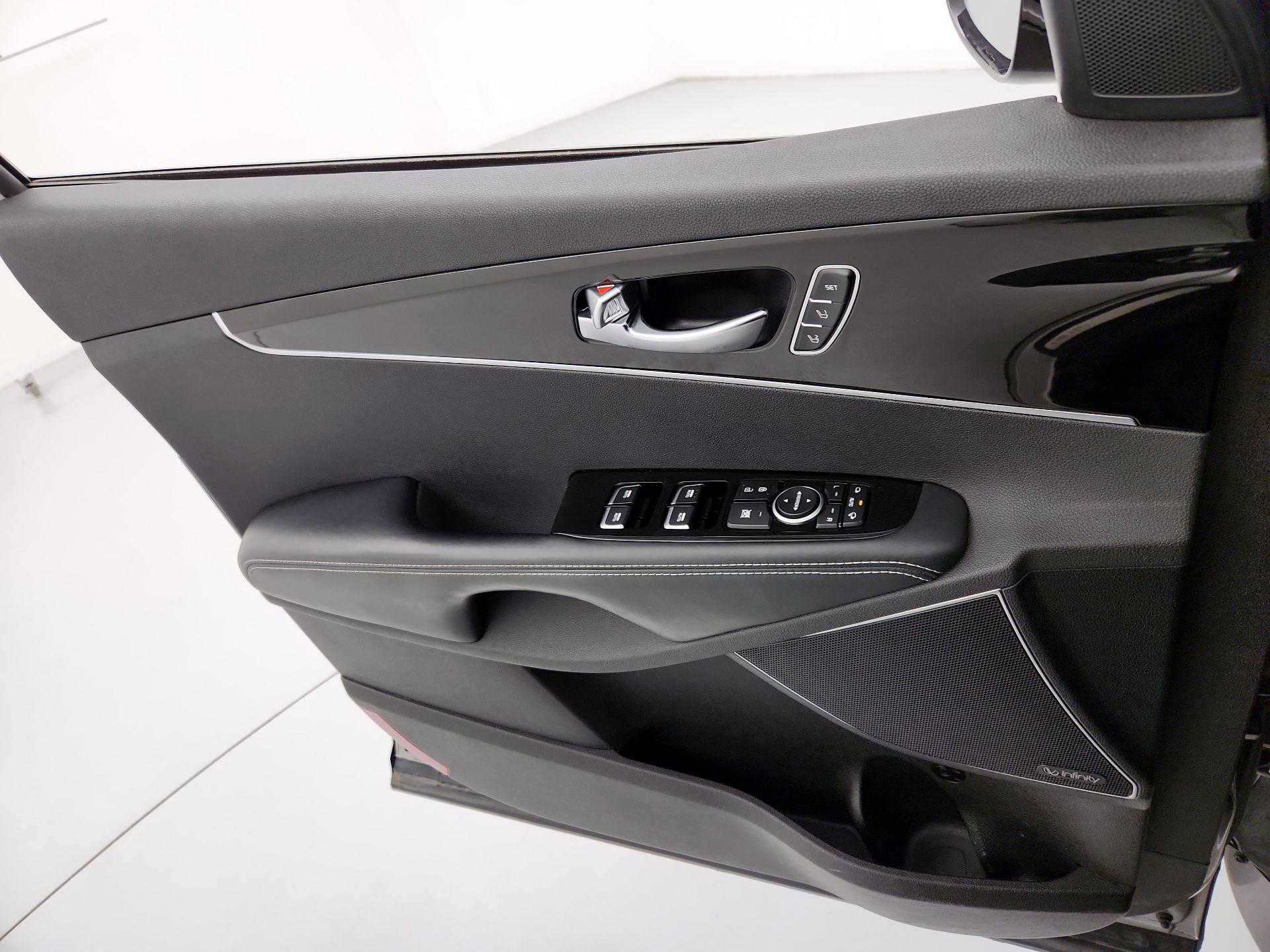 Thumbnail: 2016 Kia Sorento - 12