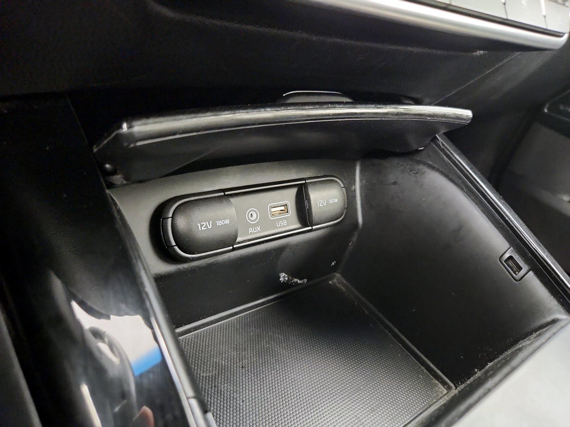 Thumbnail: 2016 Kia Sorento - 19