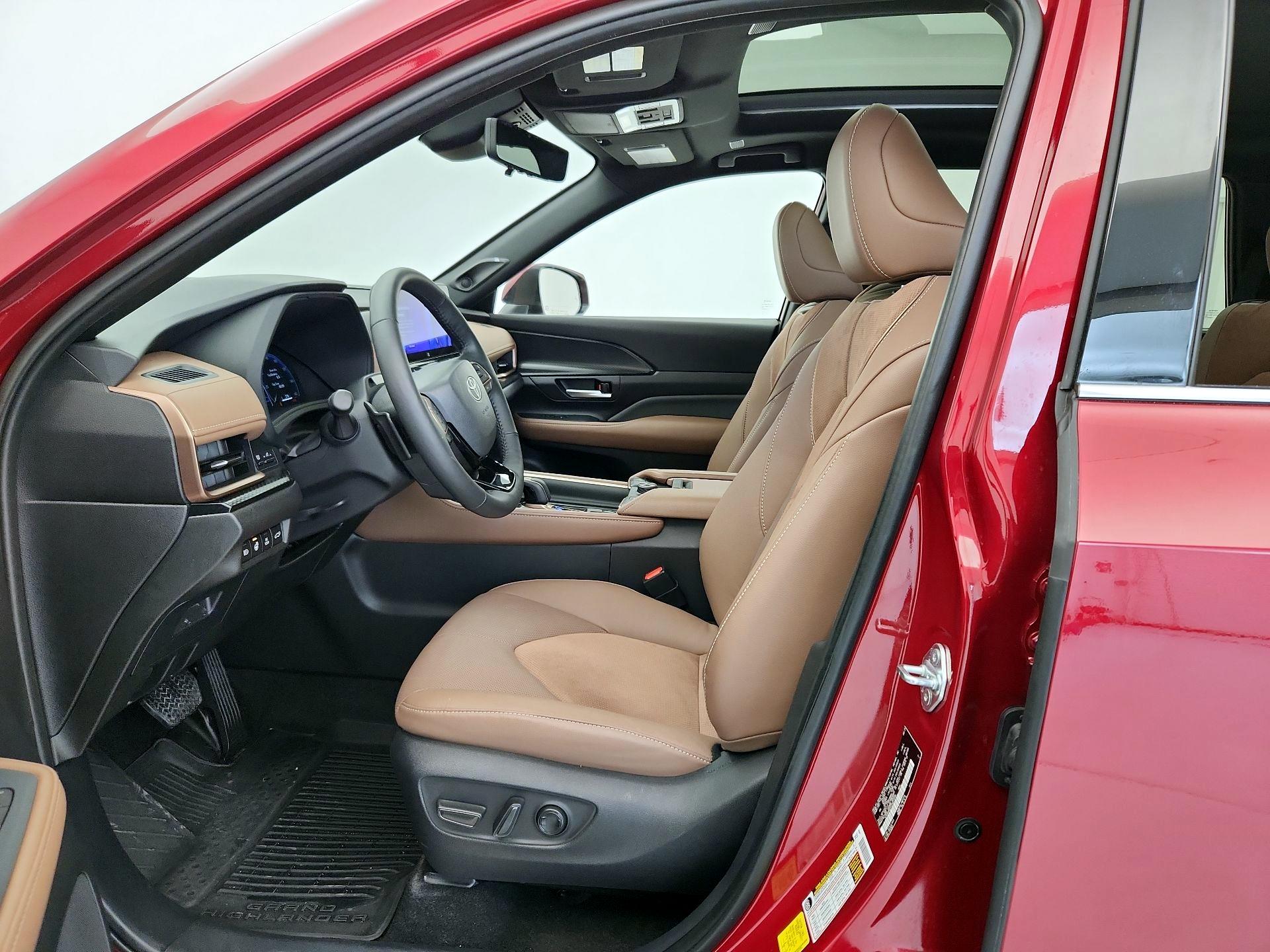 Thumbnail: 2025 Toyota Highlander - 11