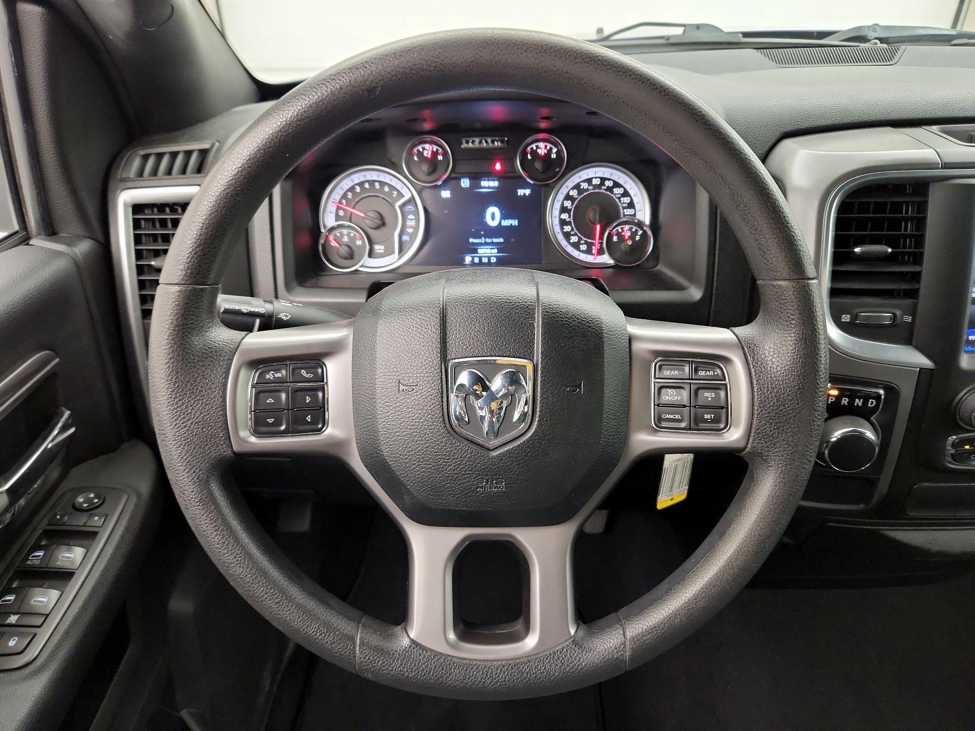 Thumbnail: 2021 RAM 1500 Classic - 10