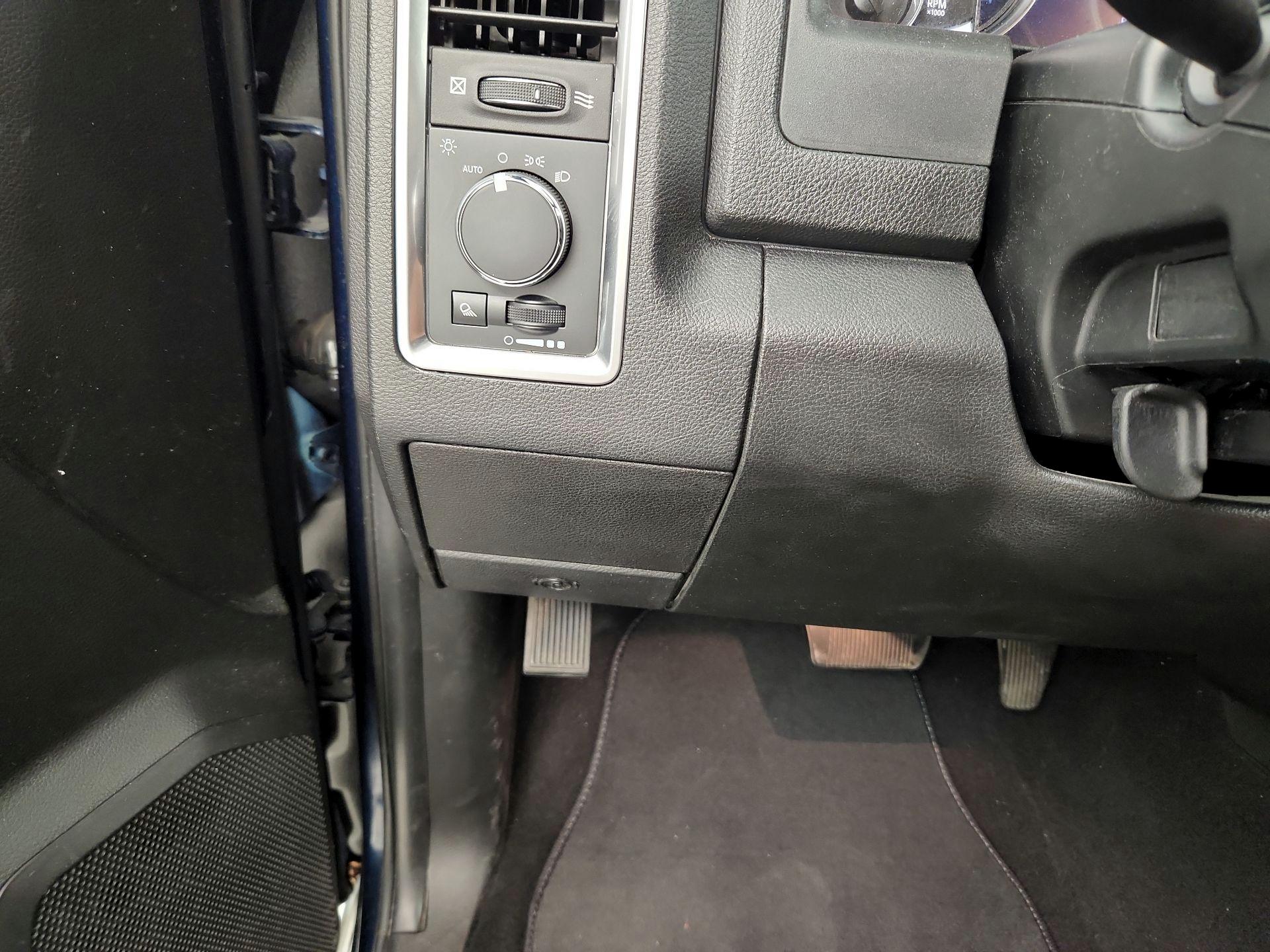 Thumbnail: 2021 RAM 1500 Classic - 13