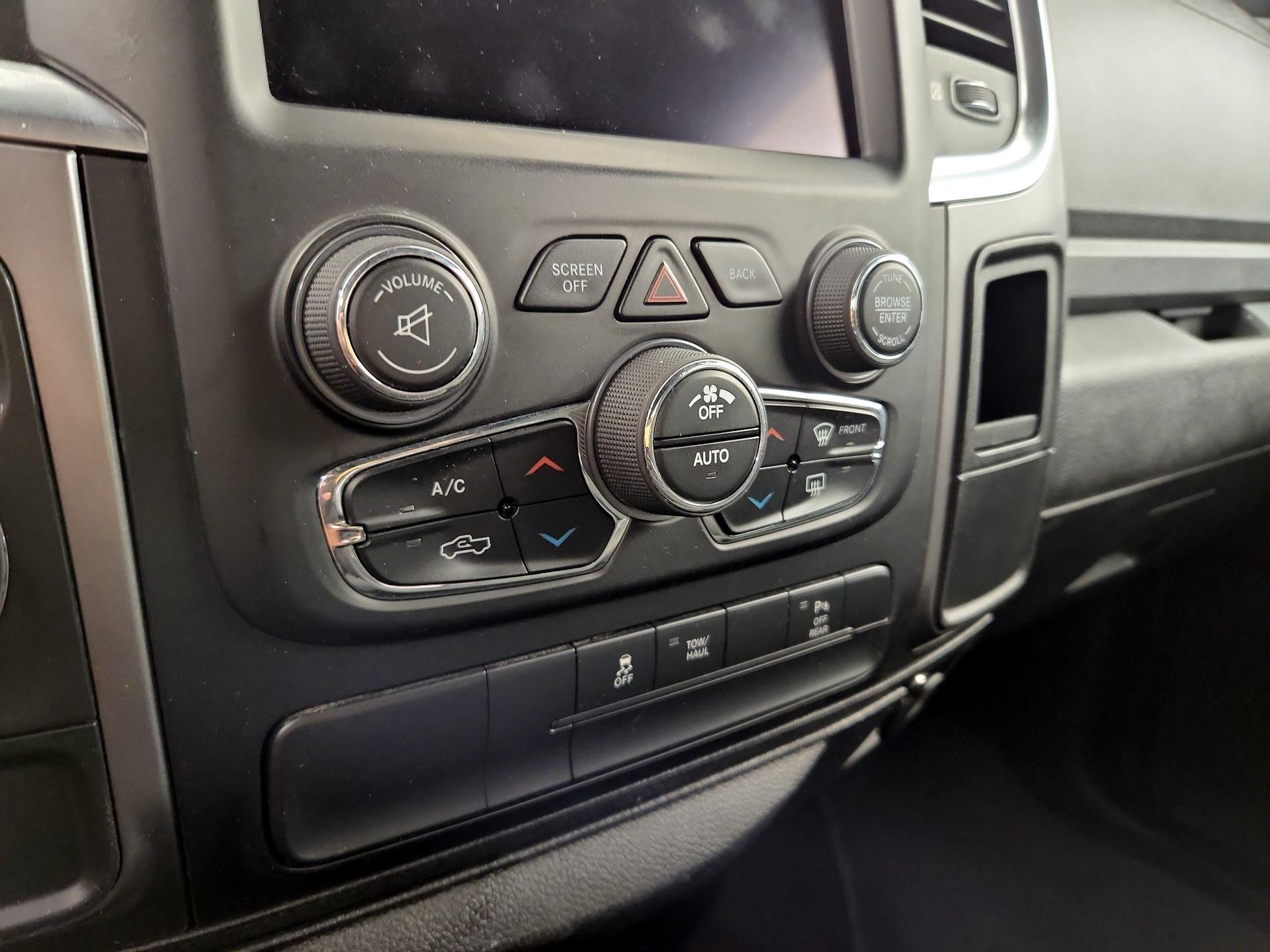 Thumbnail: 2021 RAM 1500 Classic - 16