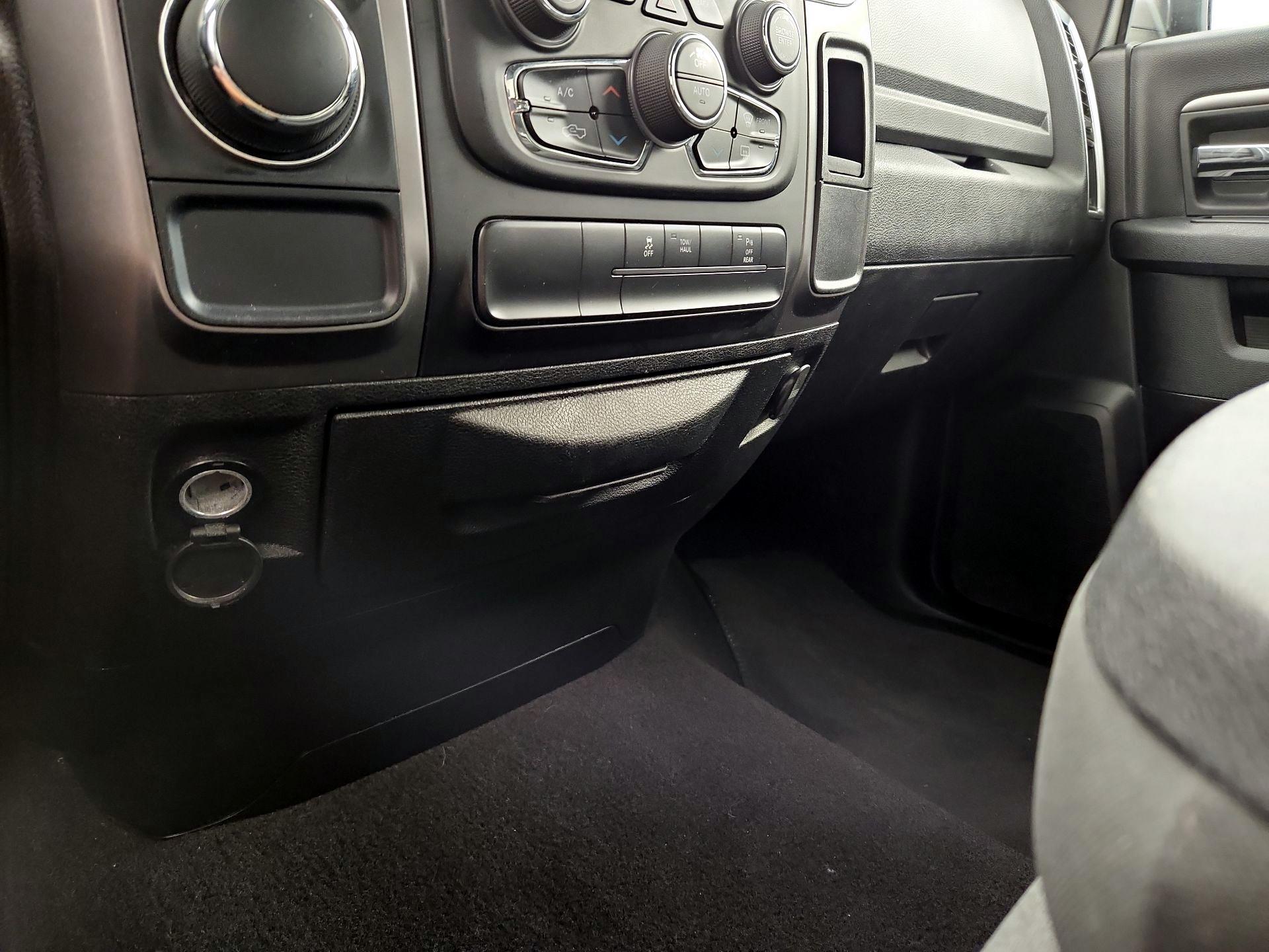 Thumbnail: 2021 RAM 1500 Classic - 18