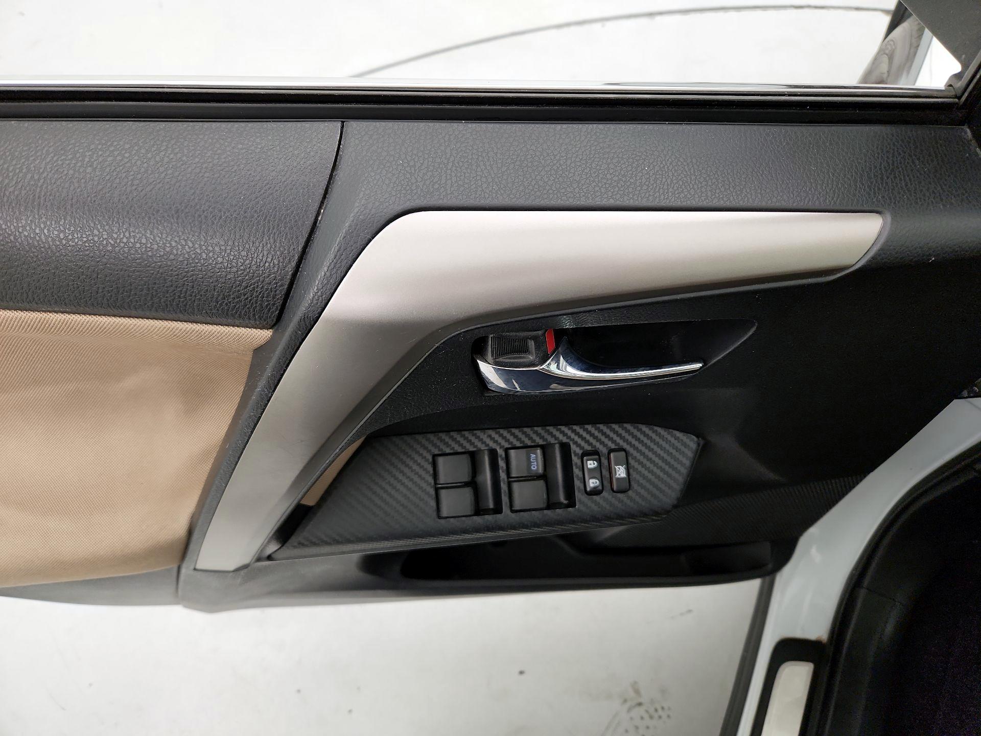 Thumbnail: 2014 Toyota RAV4 - 12