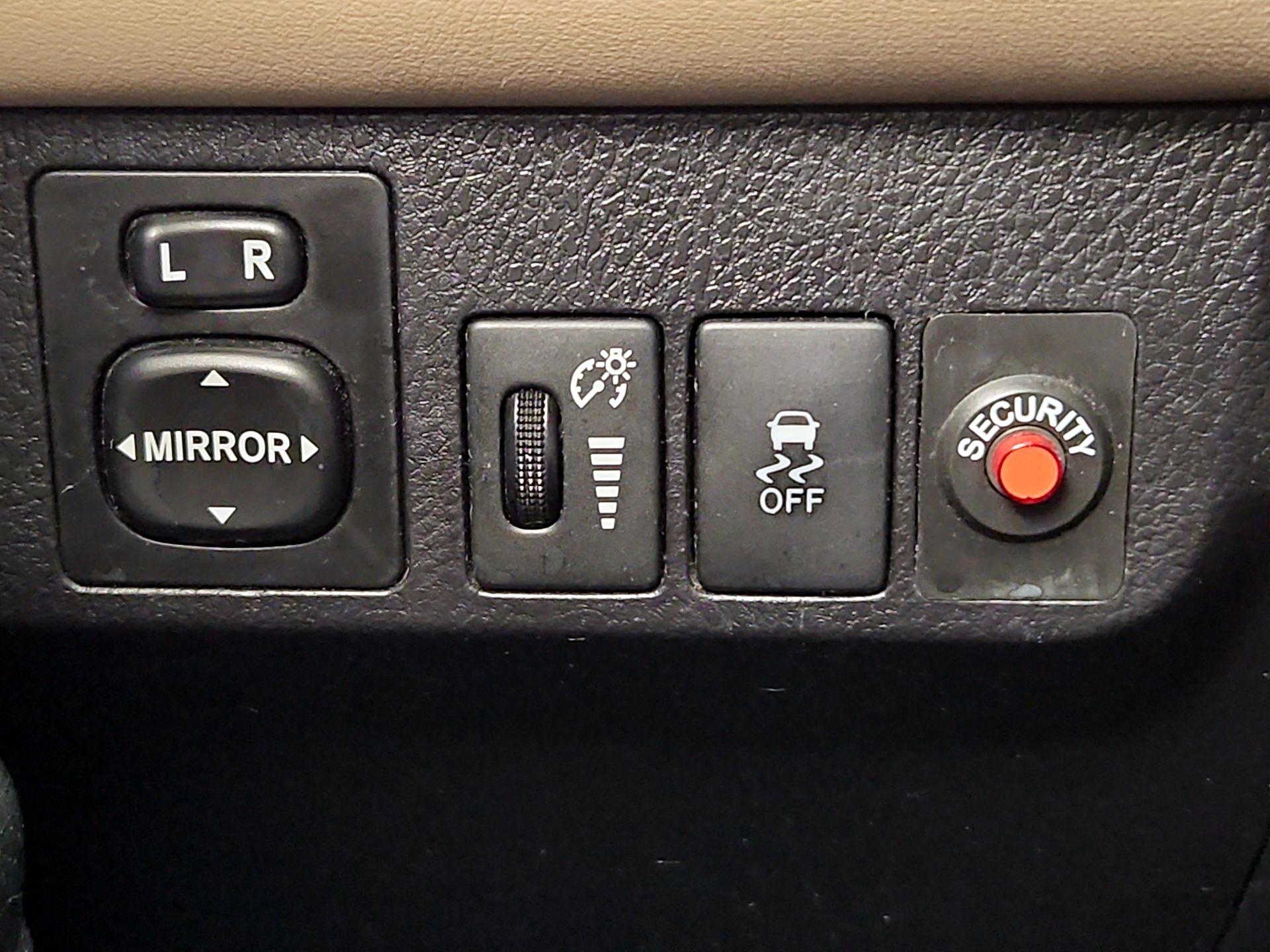 Thumbnail: 2014 Toyota RAV4 - 13