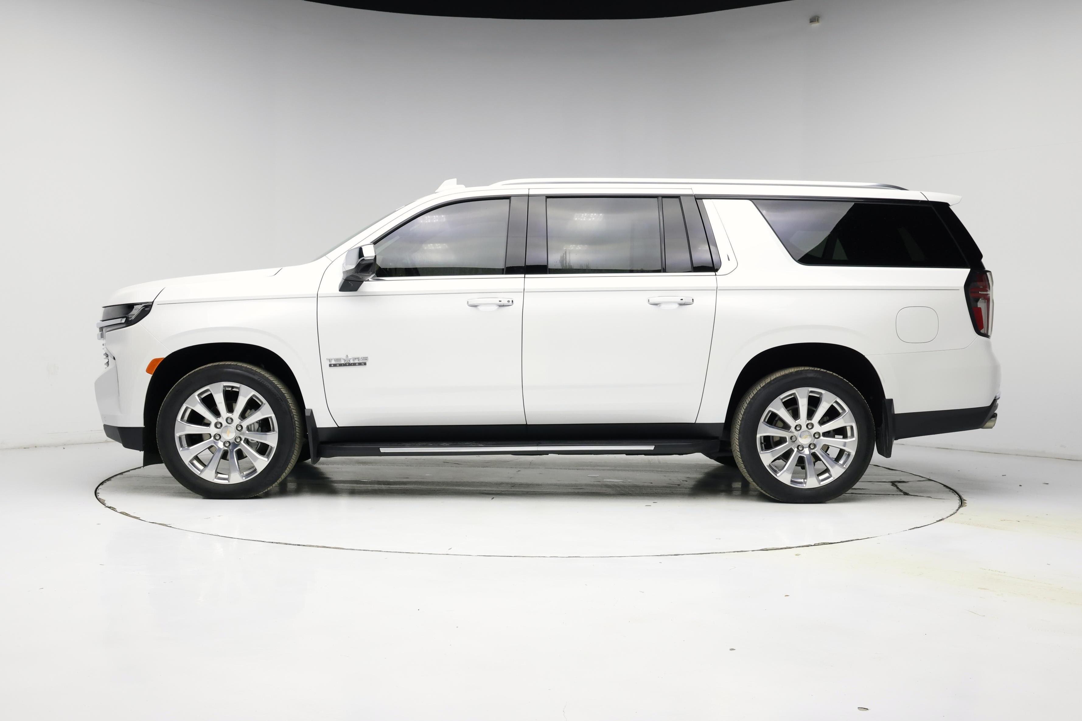 Thumbnail: 2021 Chevrolet Suburban - 3
