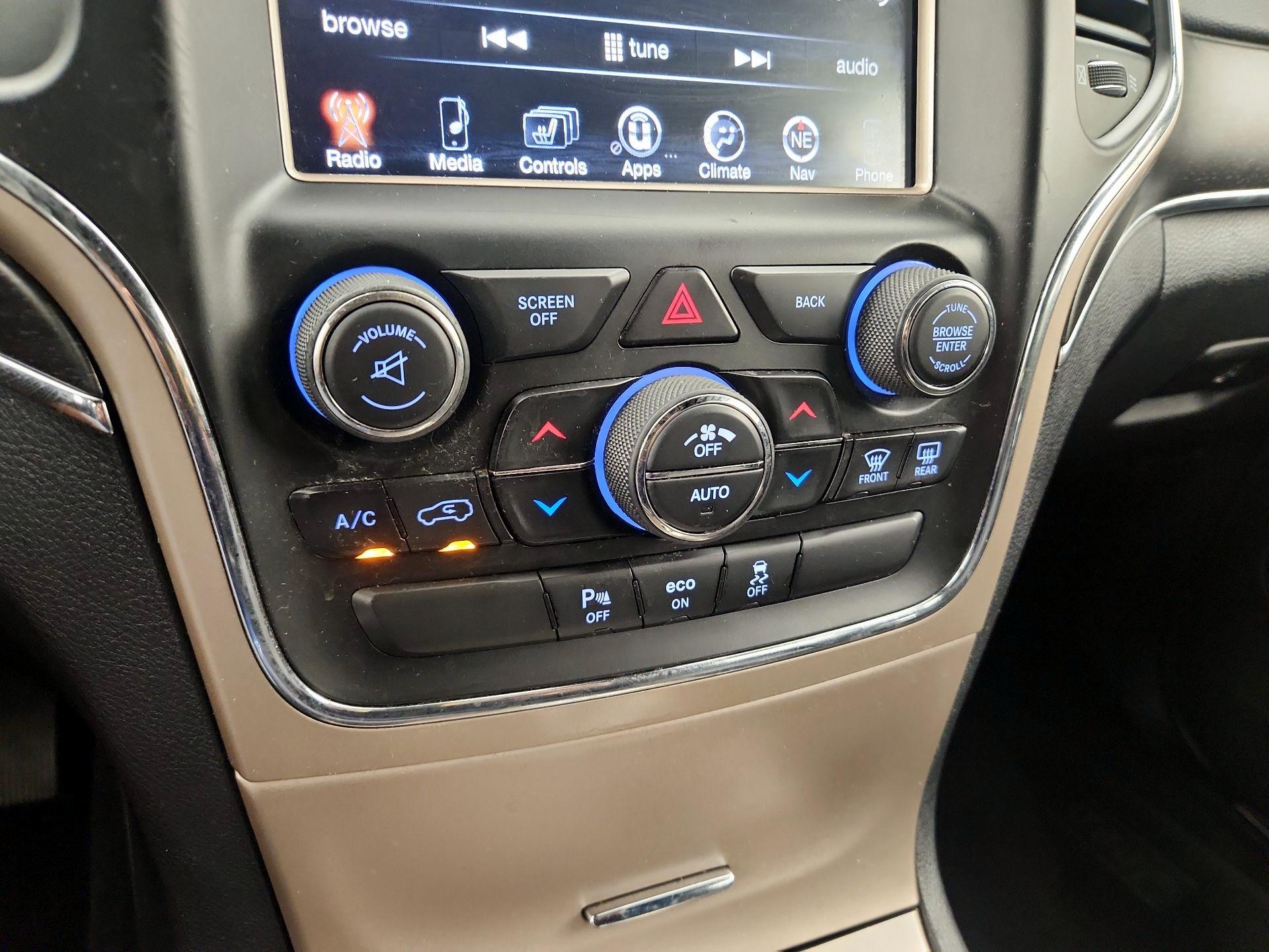 Thumbnail: 2015 Jeep Grand Cherokee - 17