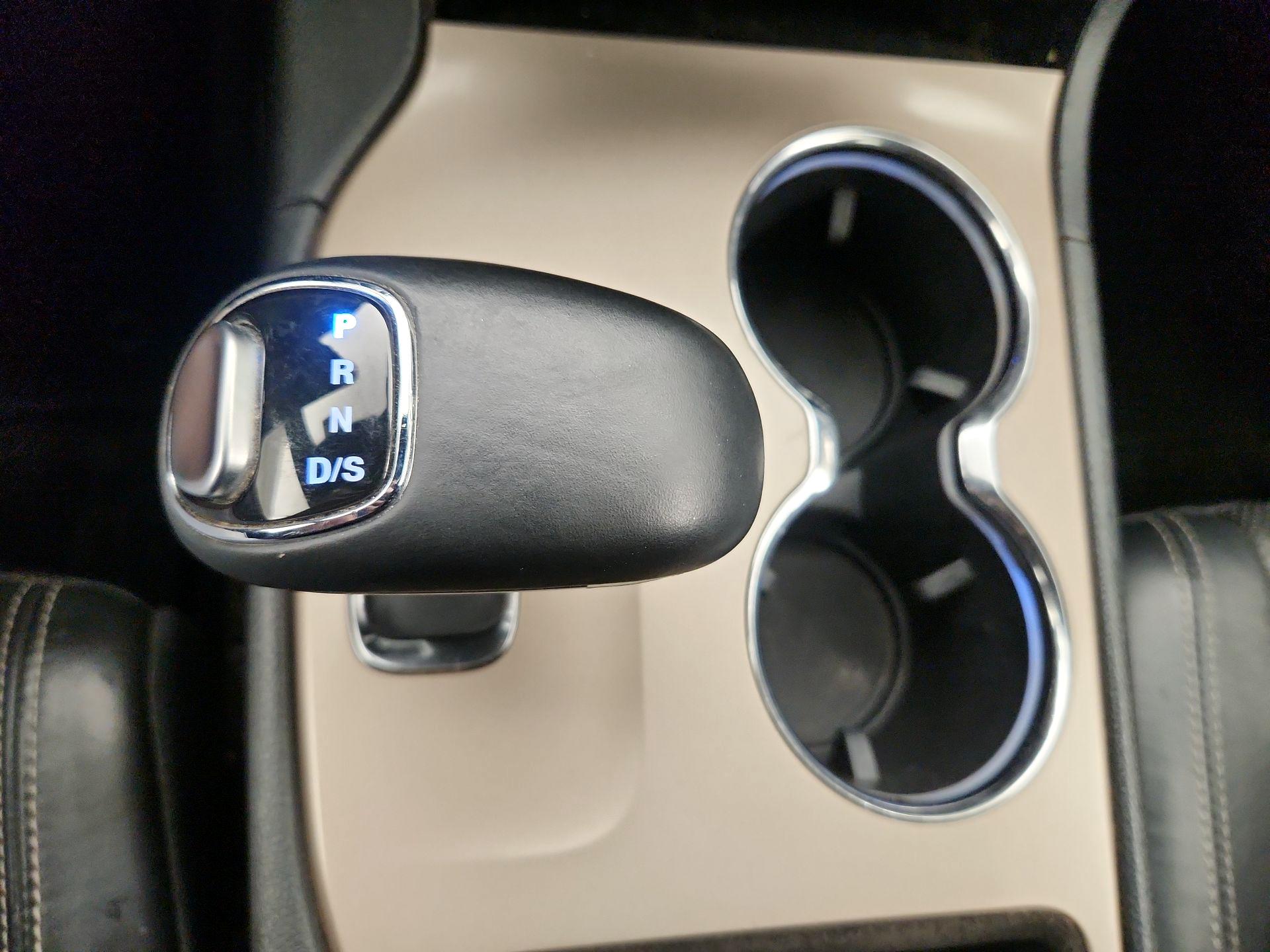 Thumbnail: 2015 Jeep Grand Cherokee - 18