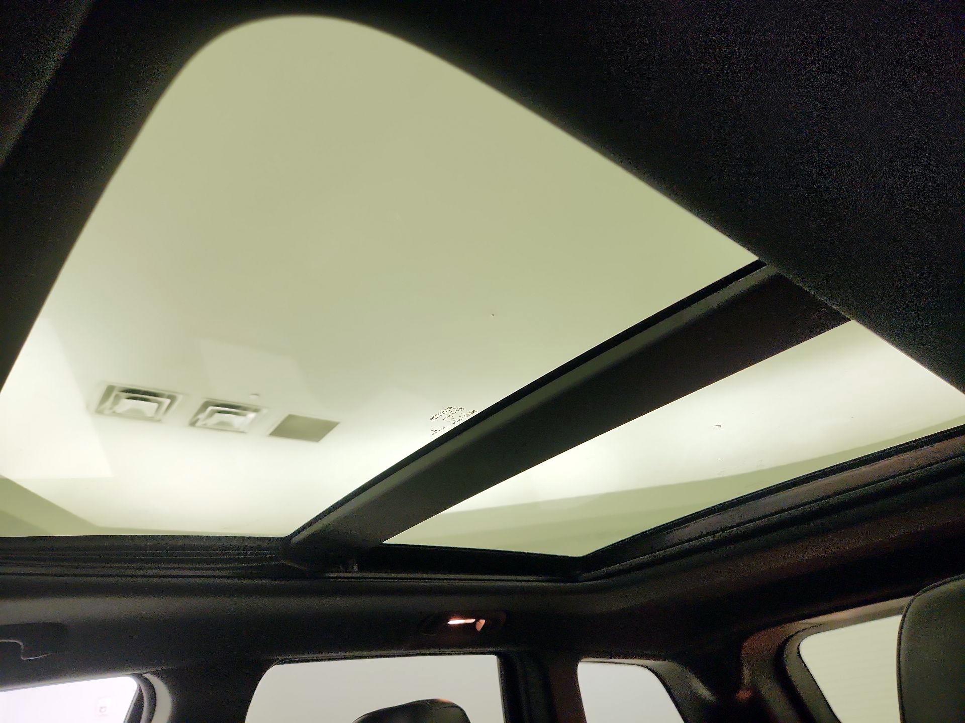 Thumbnail: 2015 Jeep Grand Cherokee - 20