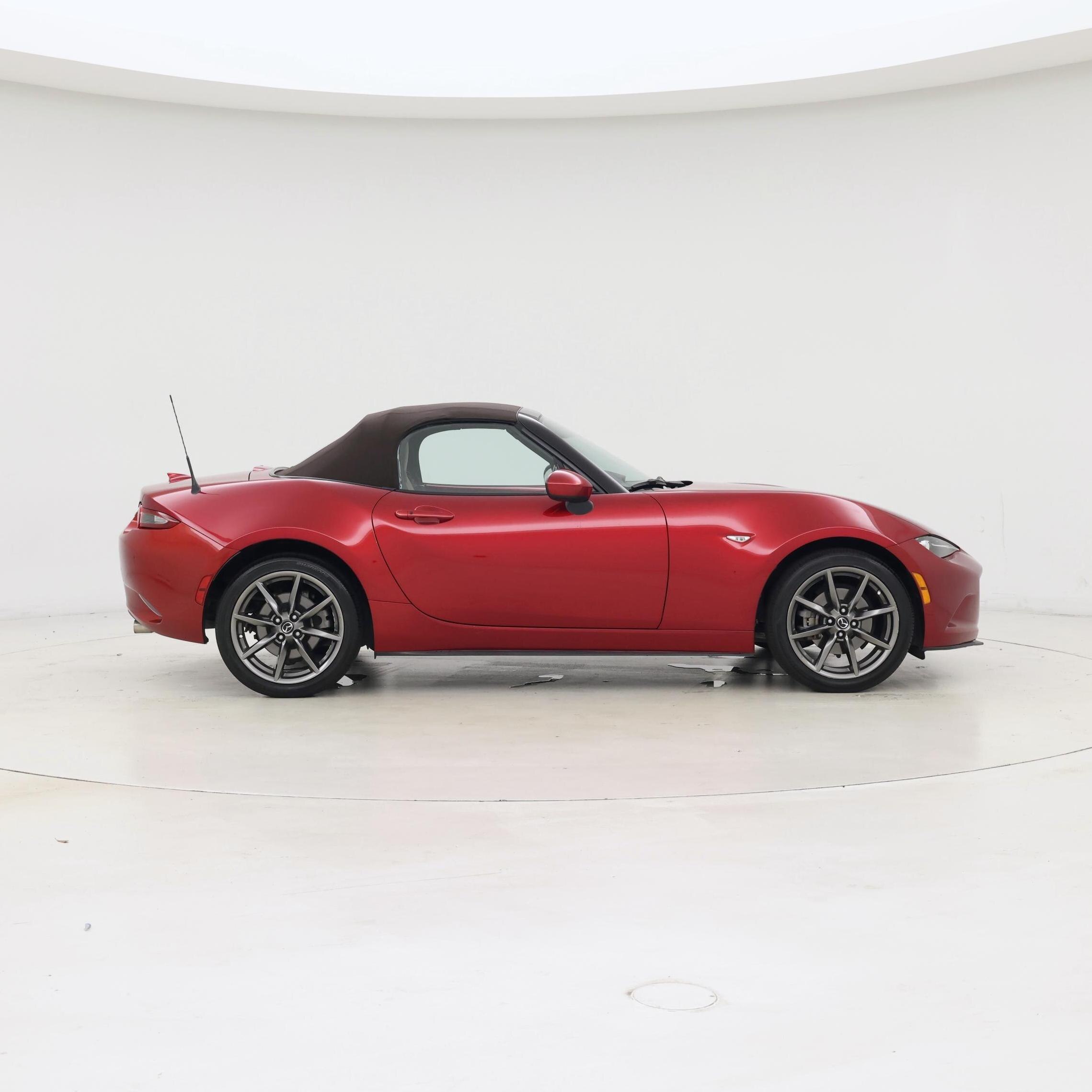 Thumbnail: 2019 Mazda MX-5 Miata - 7