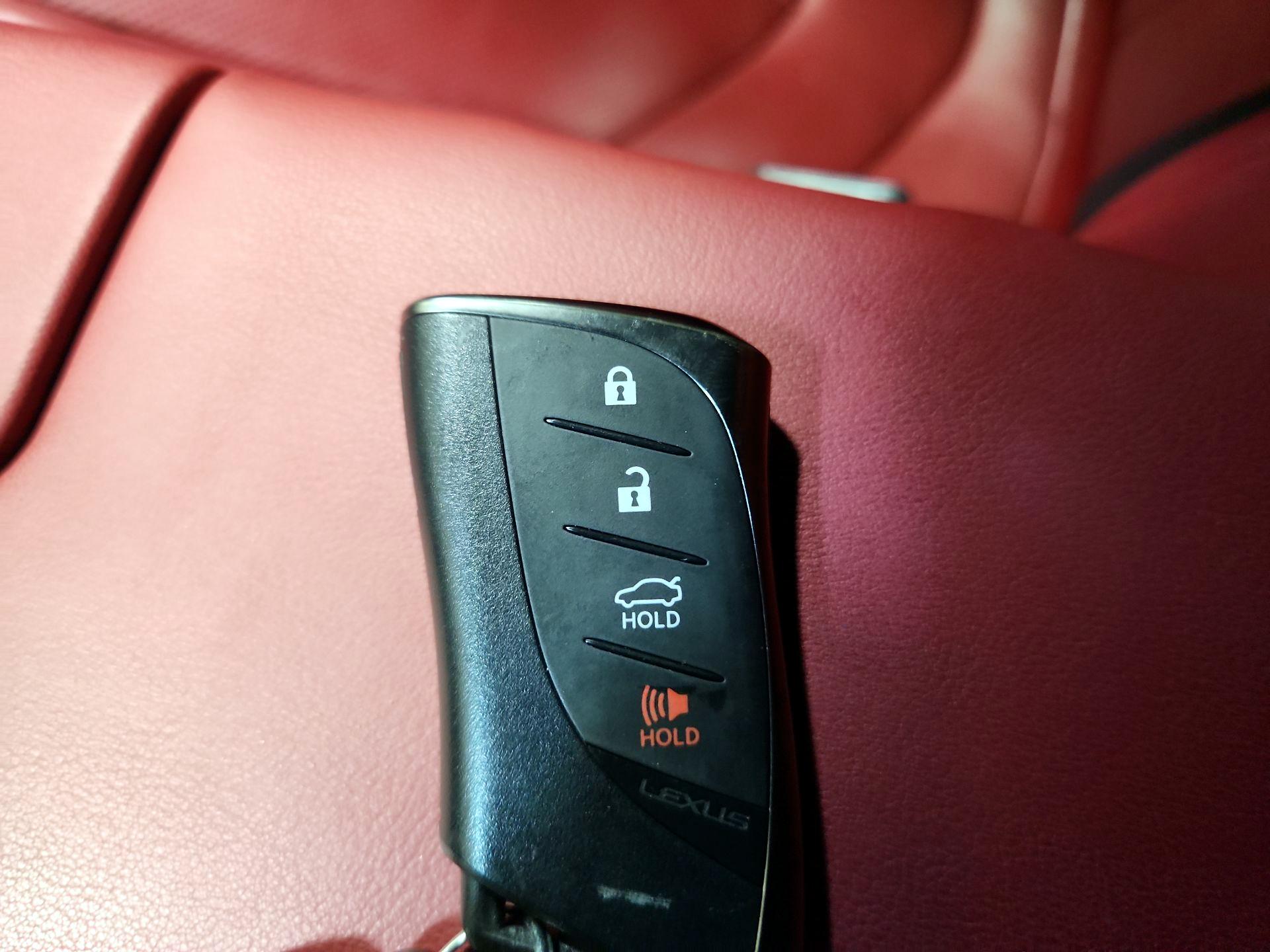 Thumbnail: 2019 Lexus ES - 18