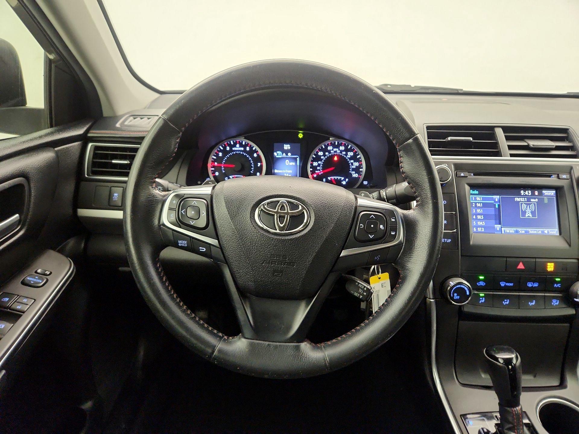 Thumbnail: 2017 Toyota Camry - 10