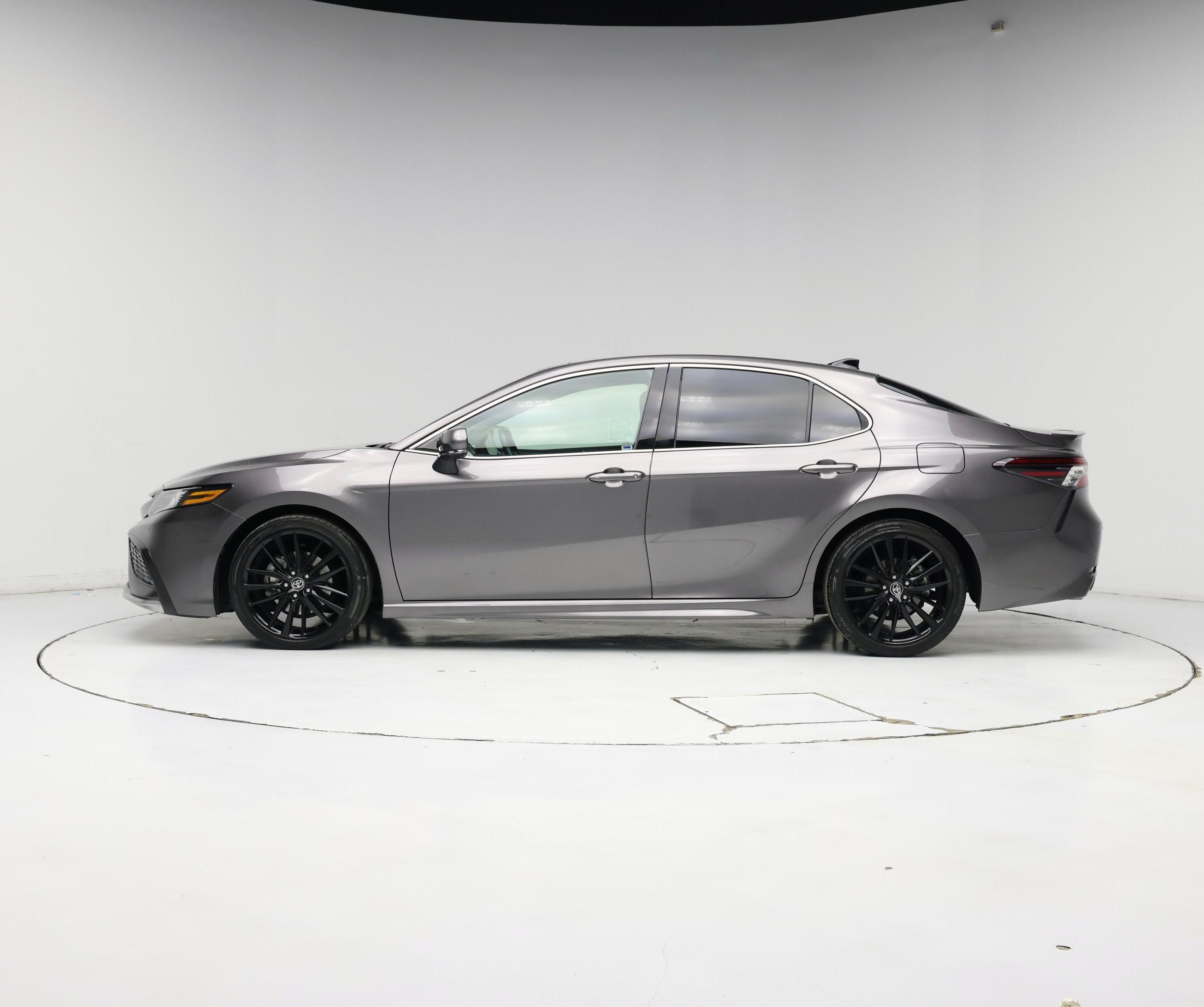 Thumbnail: 2021 Toyota Camry - 3