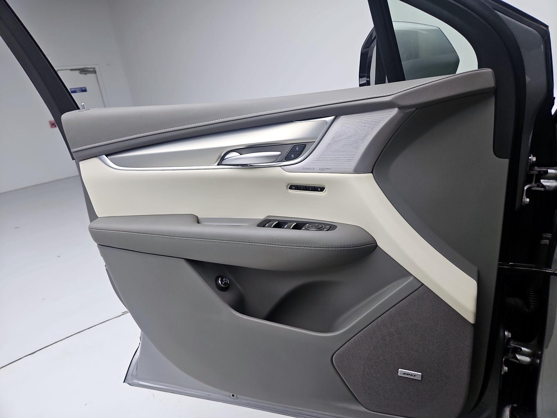 Thumbnail: 2025 Cadillac XT5 - 12