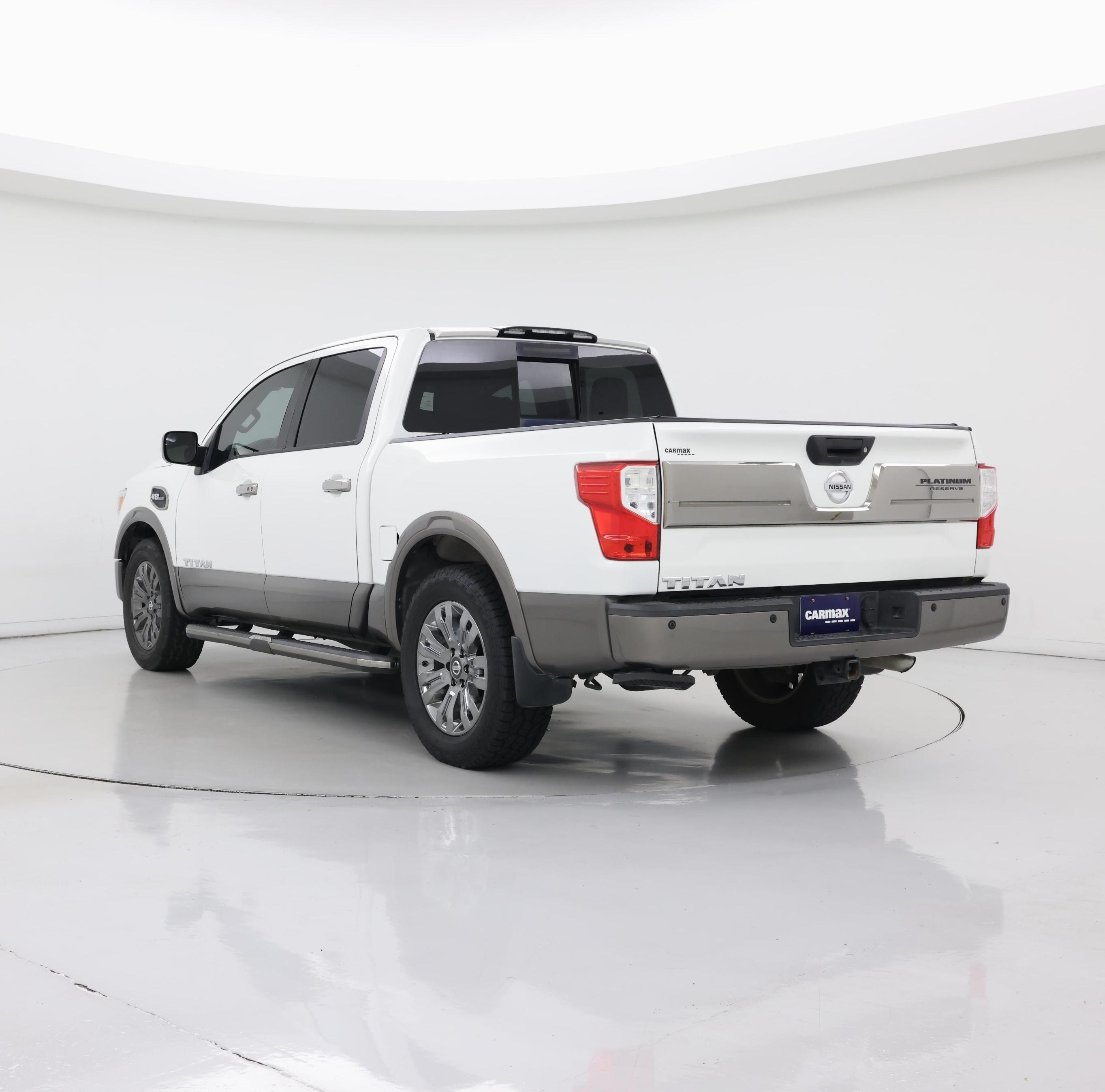Thumbnail: 2017 Nissan Titan - 2