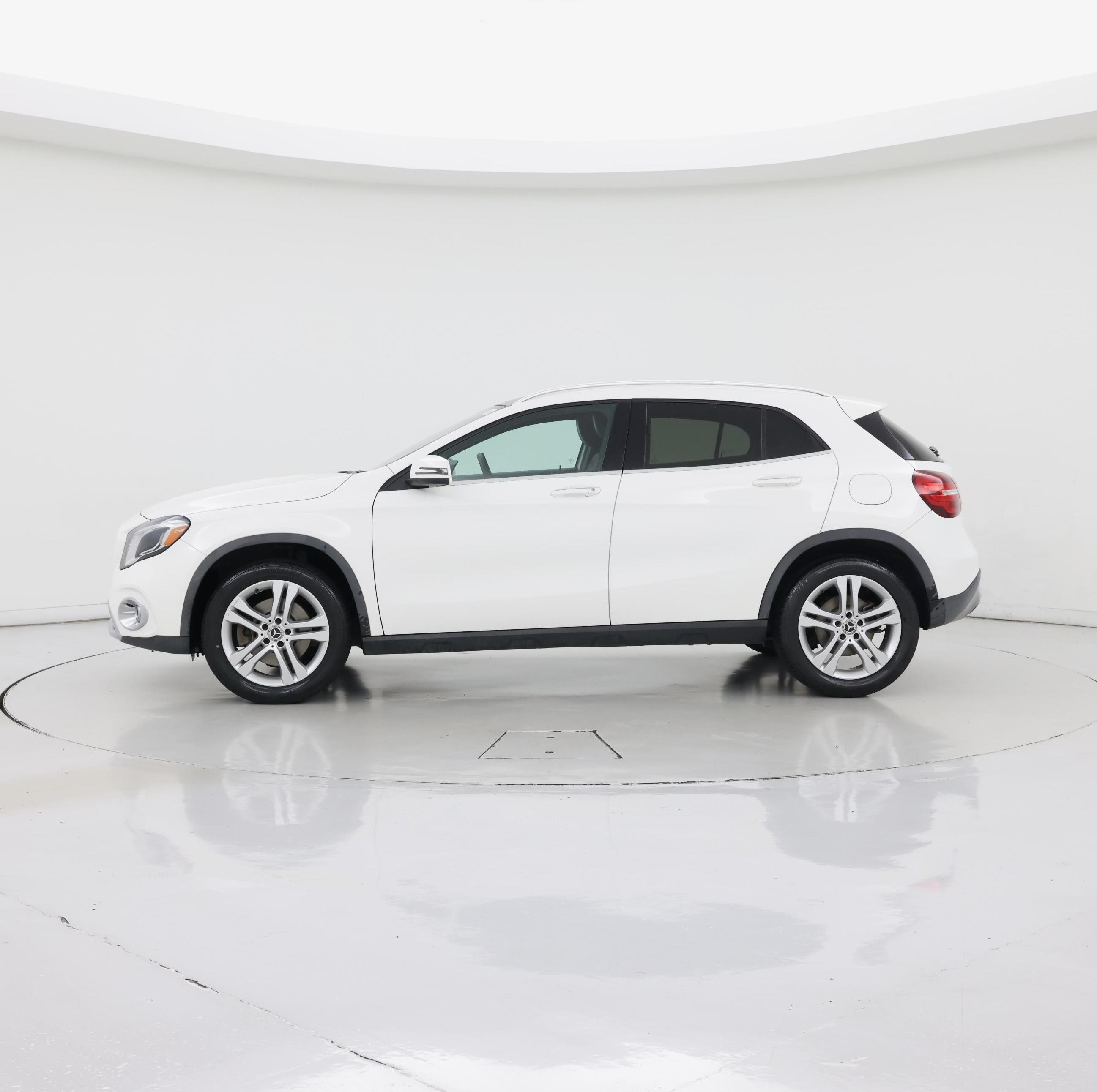 Thumbnail: 2019 Mercedes-Benz GLA - 3