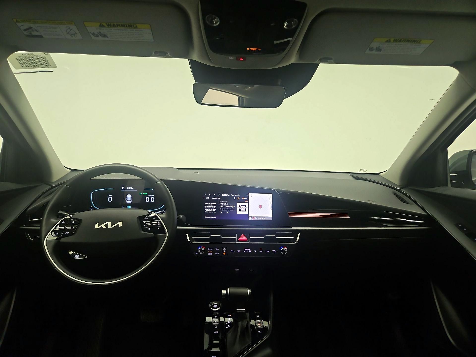 Thumbnail: 2023 Kia Niro - 9