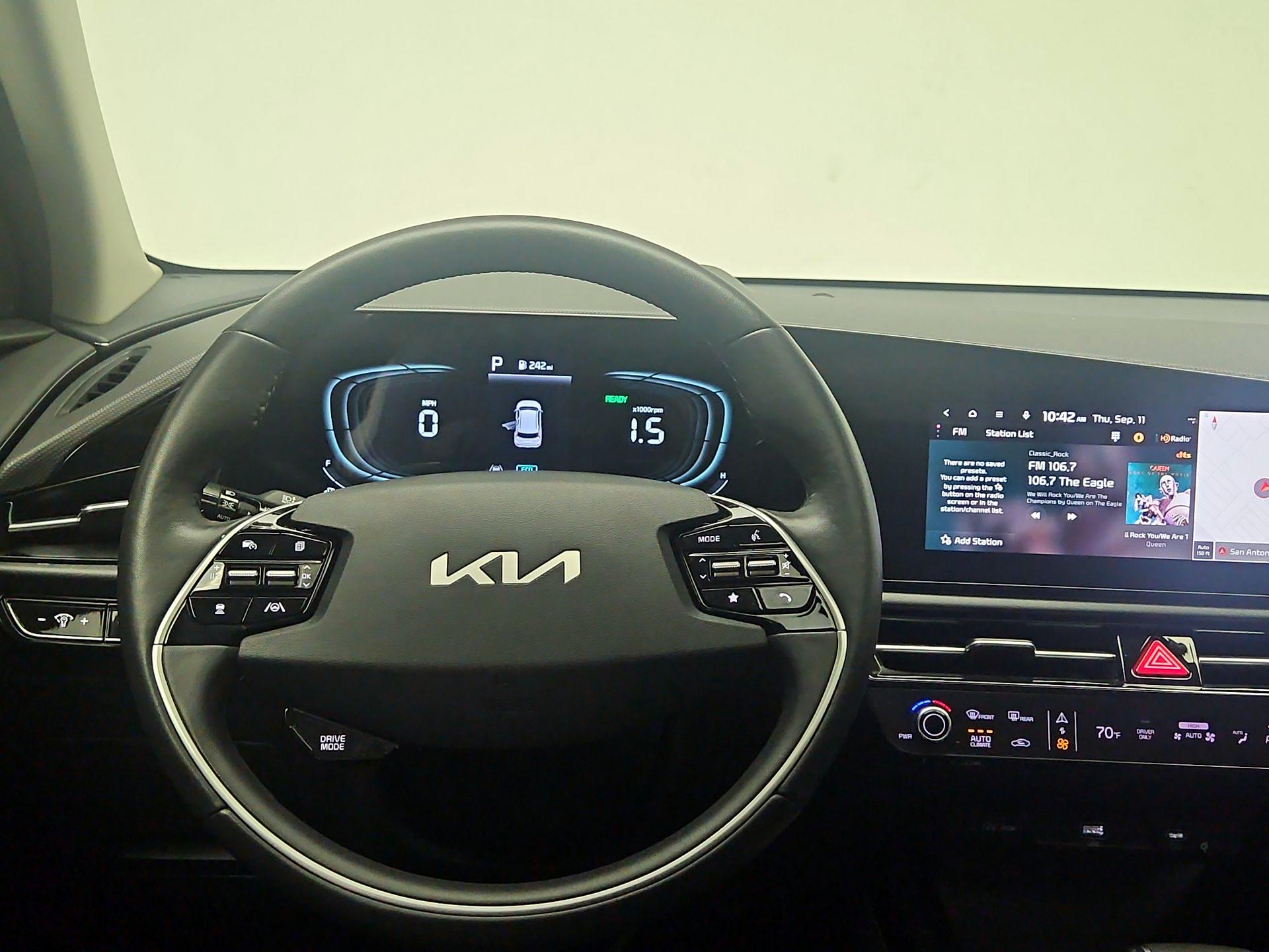 Thumbnail: 2023 Kia Niro - 10