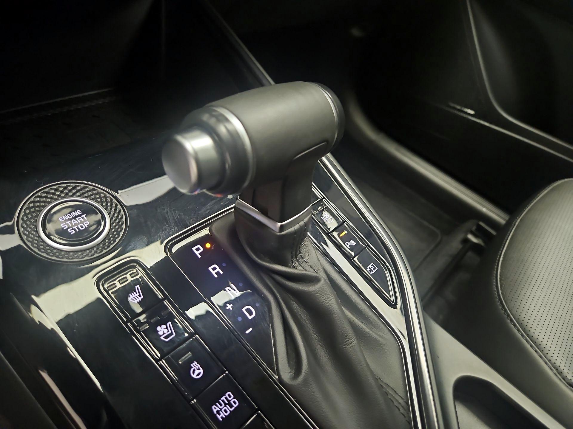 Thumbnail: 2023 Kia Niro - 17
