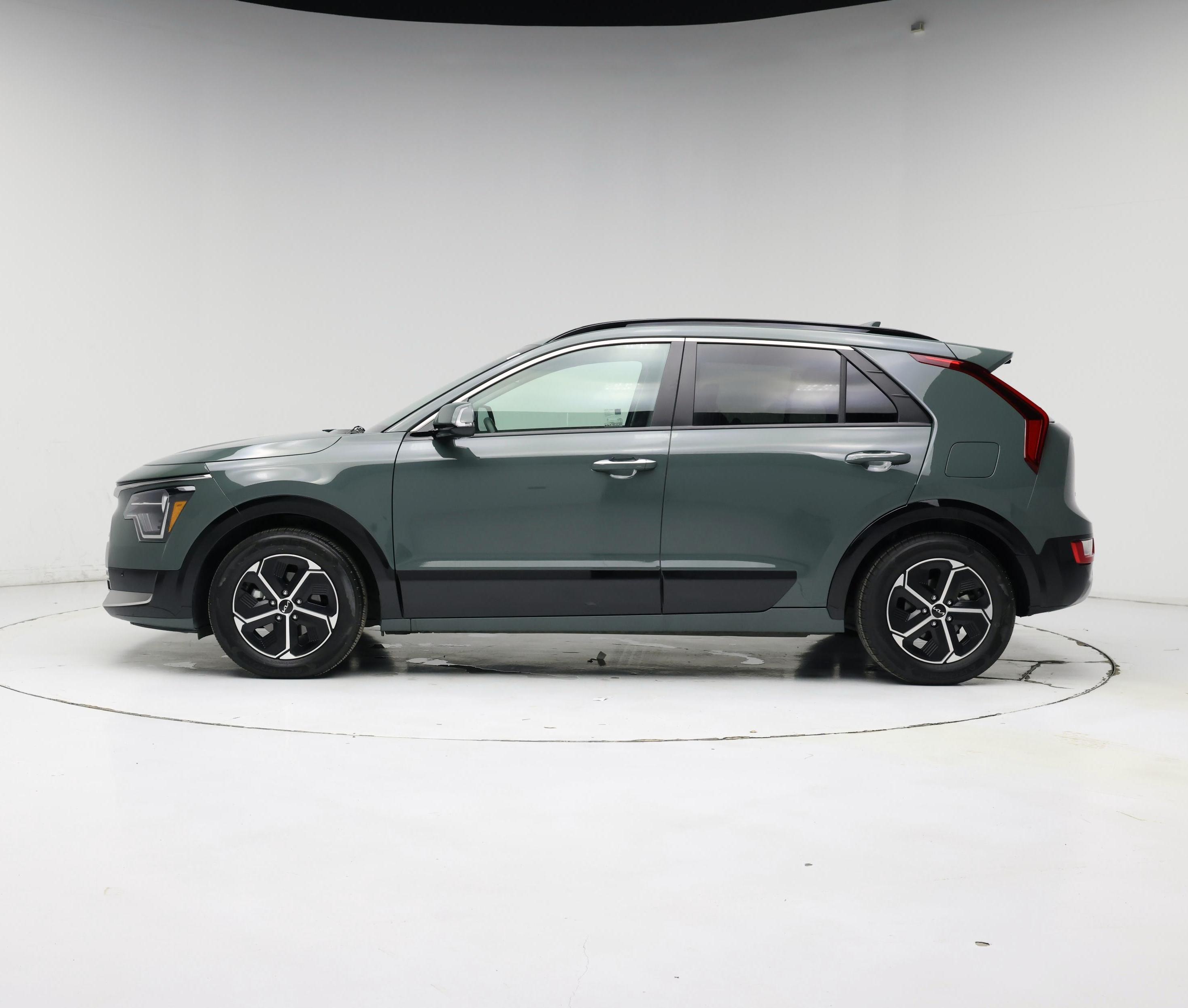 Thumbnail: 2023 Kia Niro - 3