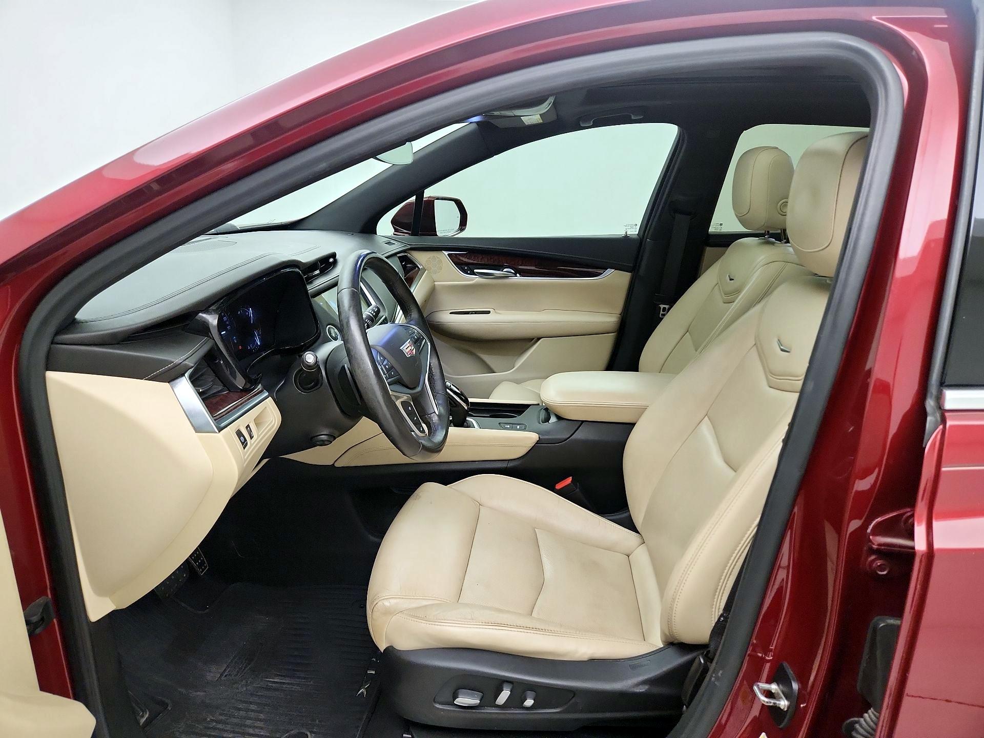 Thumbnail: 2018 Cadillac XT5 - 11