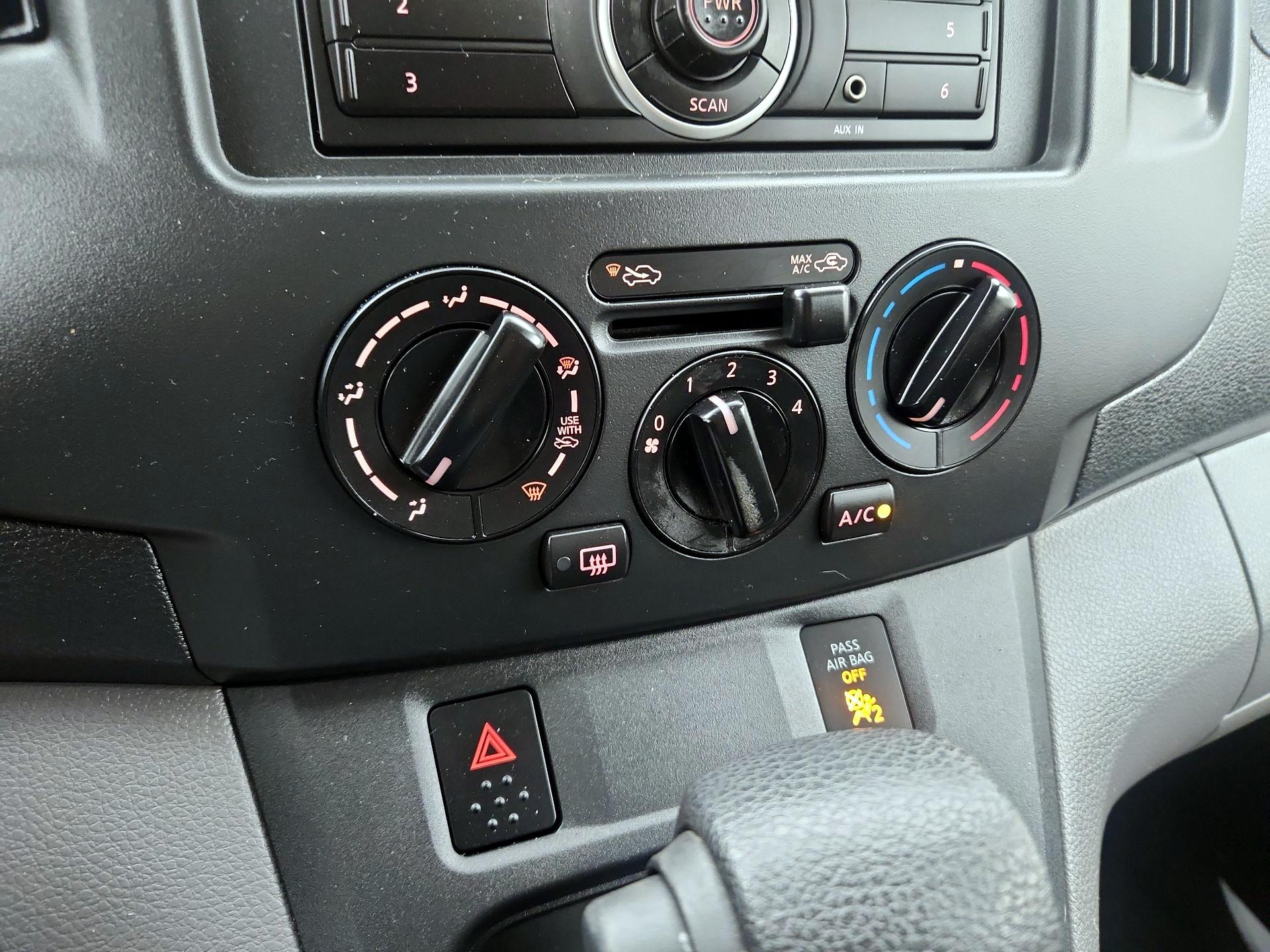 Thumbnail: 2015 Nissan NV200 - 15