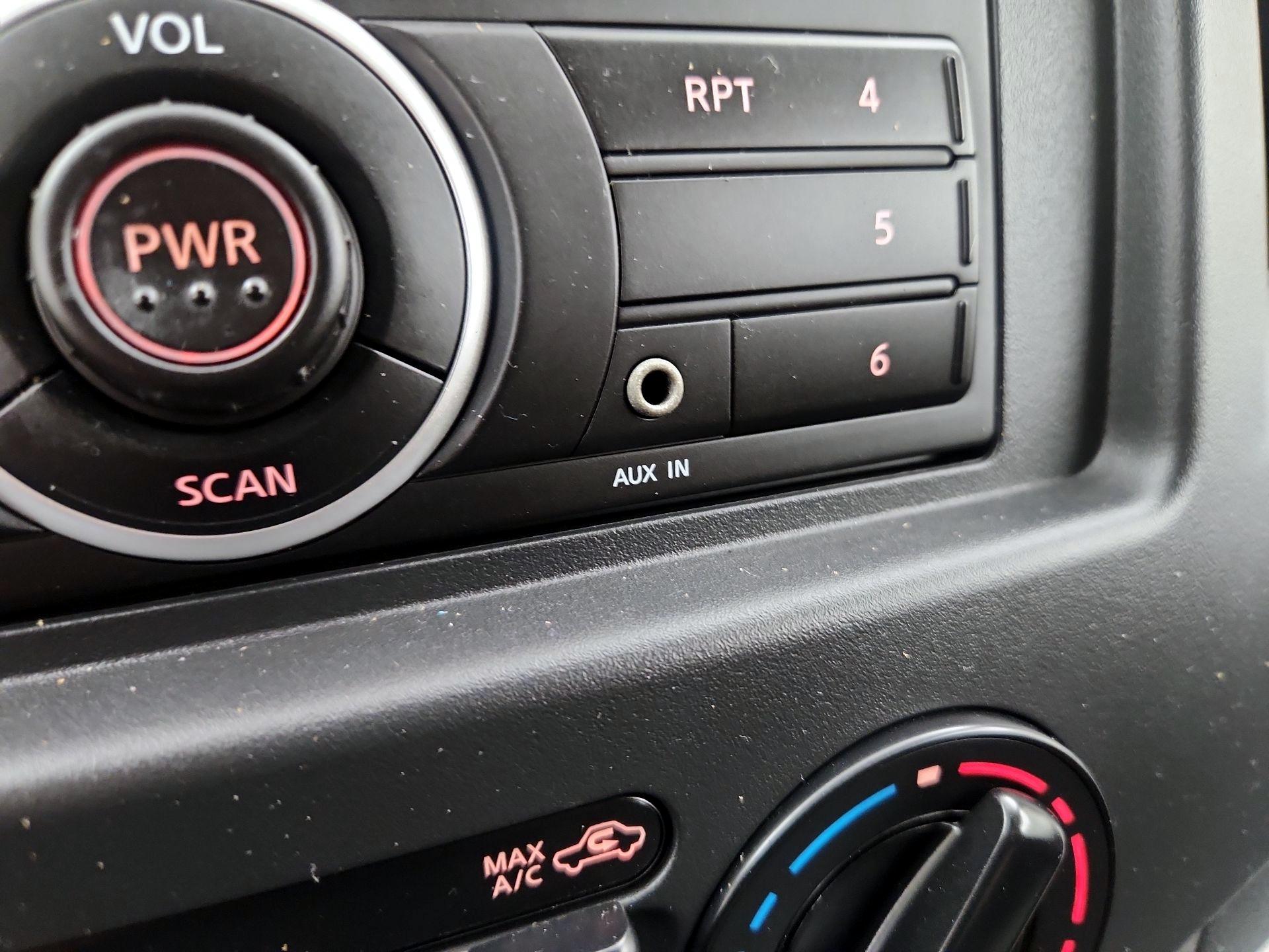 Thumbnail: 2015 Nissan NV200 - 17
