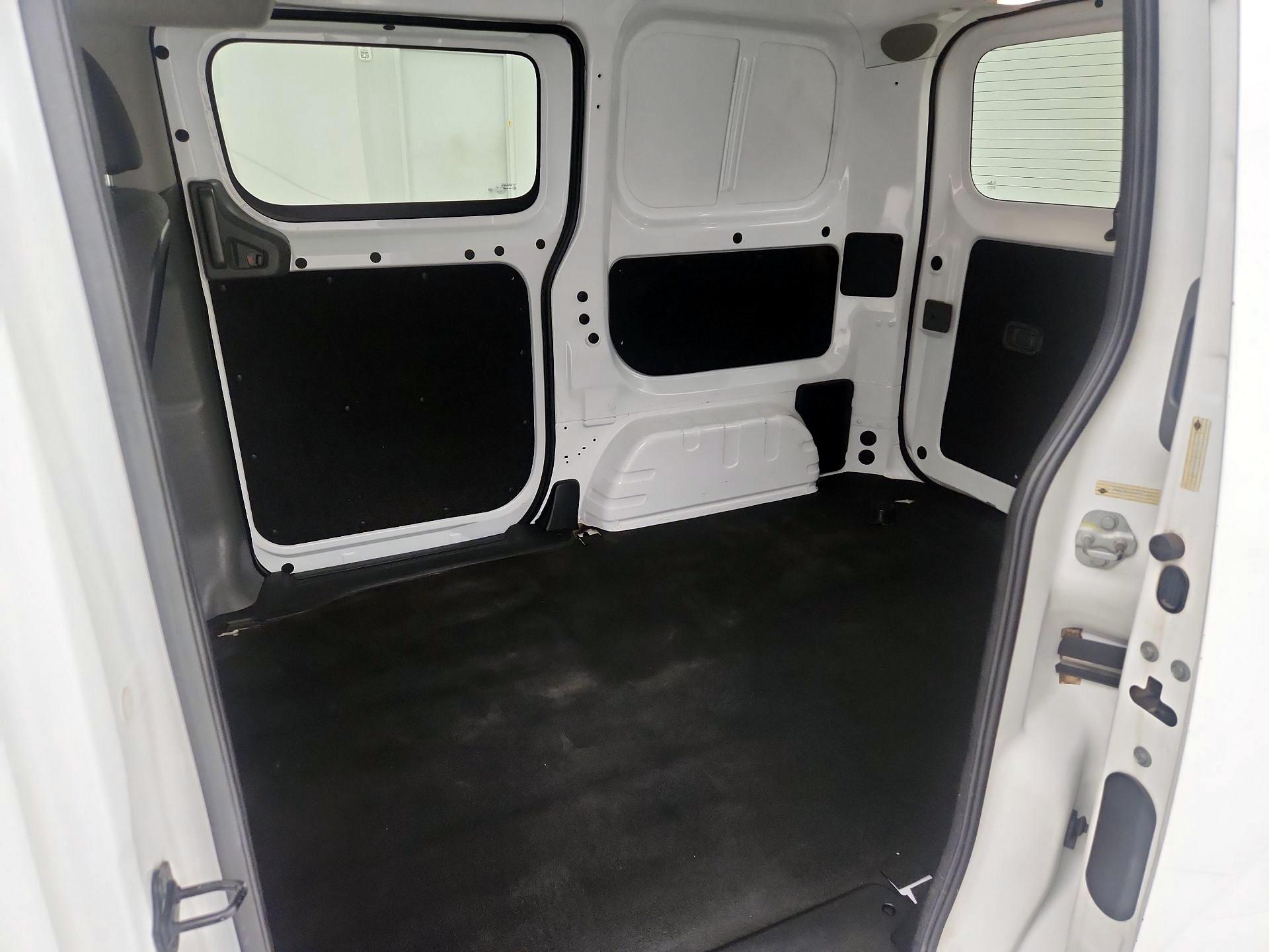 Thumbnail: 2015 Nissan NV200 - 18