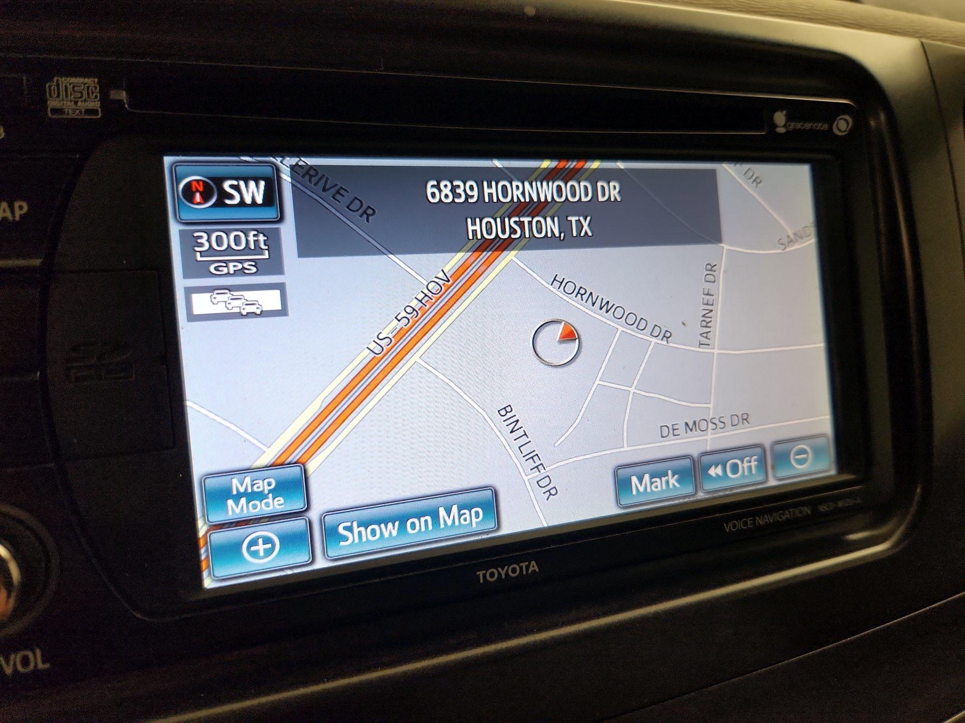 Thumbnail: 2014 Toyota Sienna - 14