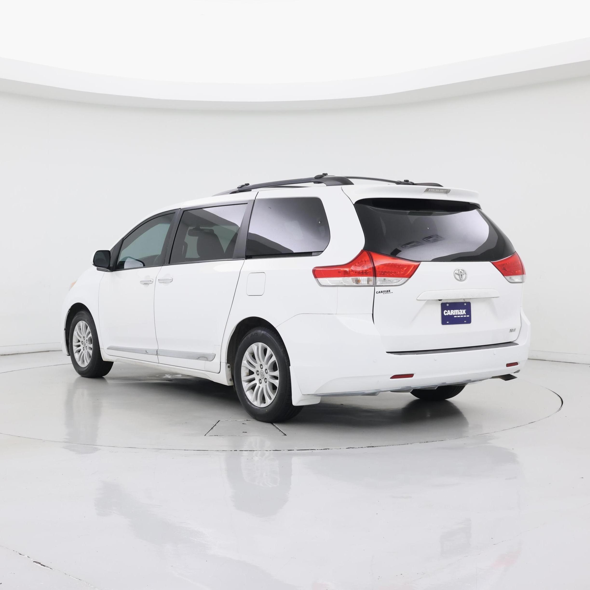 Thumbnail: 2014 Toyota Sienna - 2