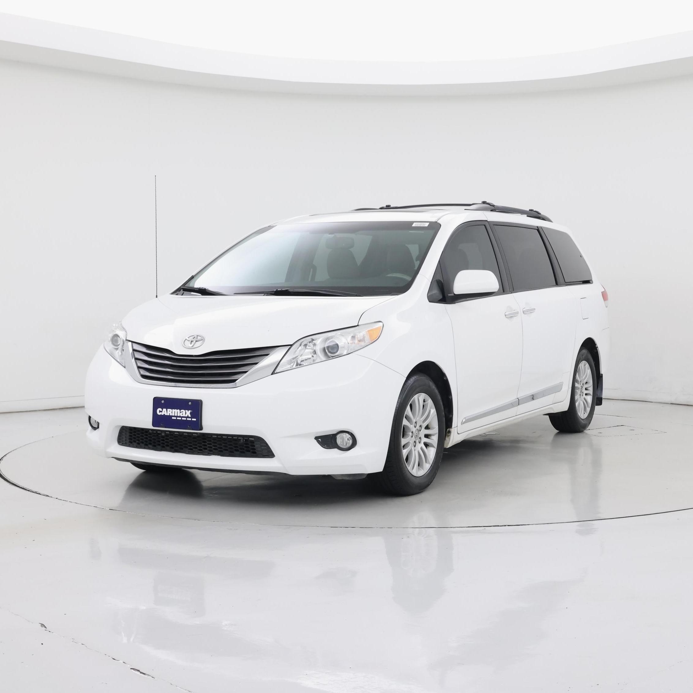 Thumbnail: 2014 Toyota Sienna - 4