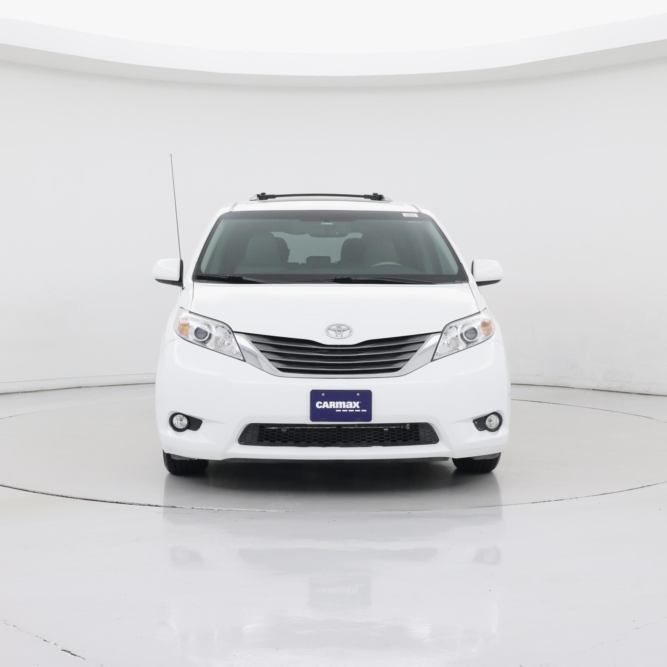 Thumbnail: 2014 Toyota Sienna - 5