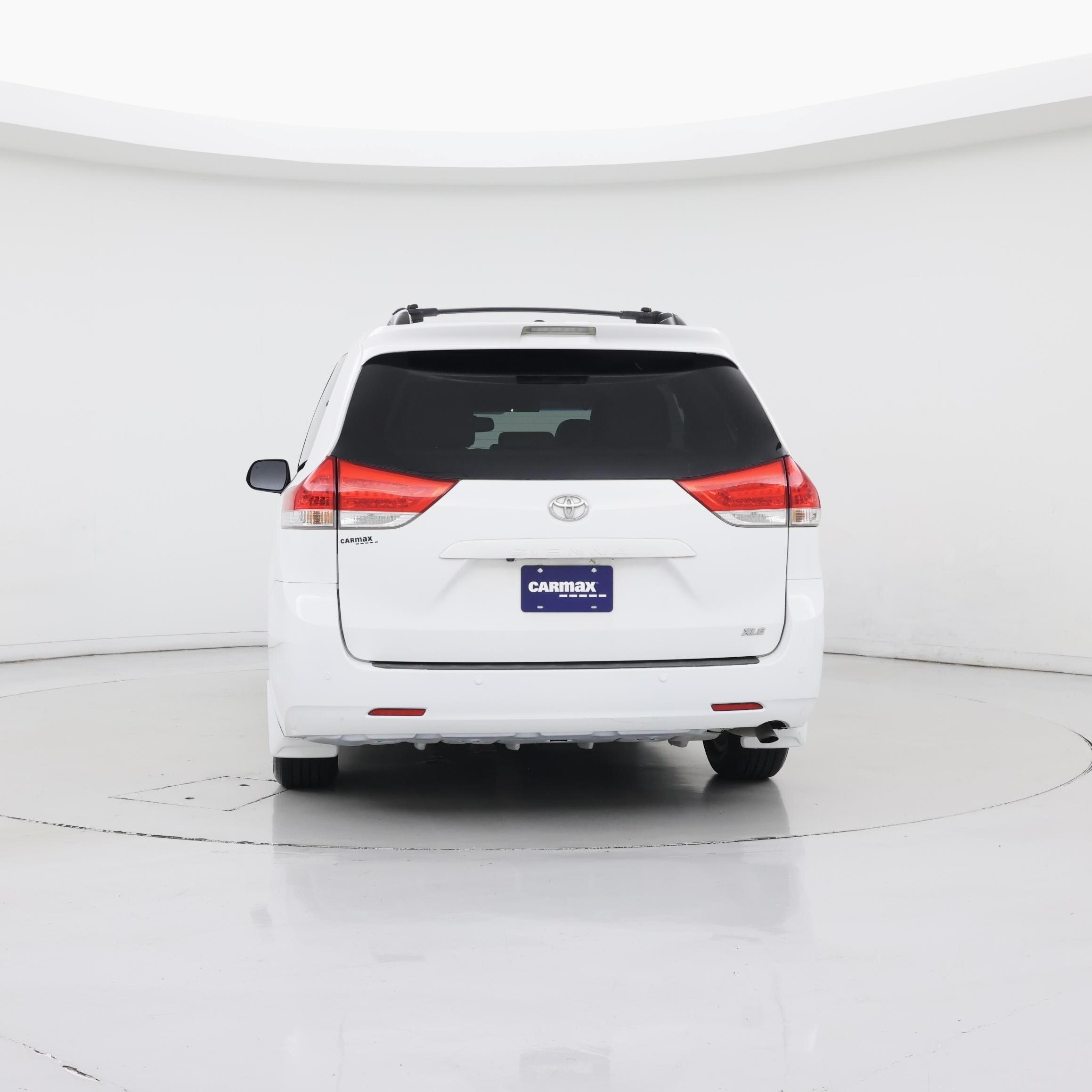 Thumbnail: 2014 Toyota Sienna - 6