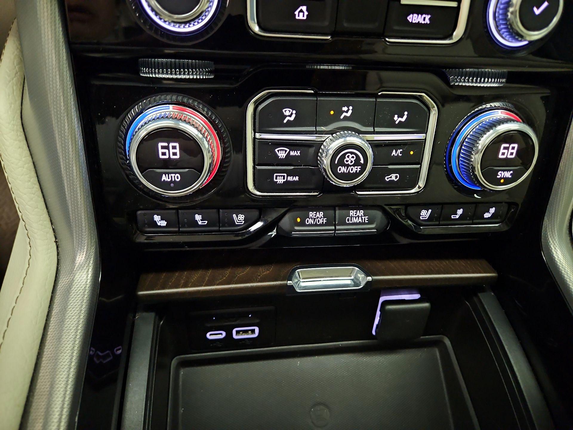 Thumbnail: 2021 GMC Yukon XL - 17