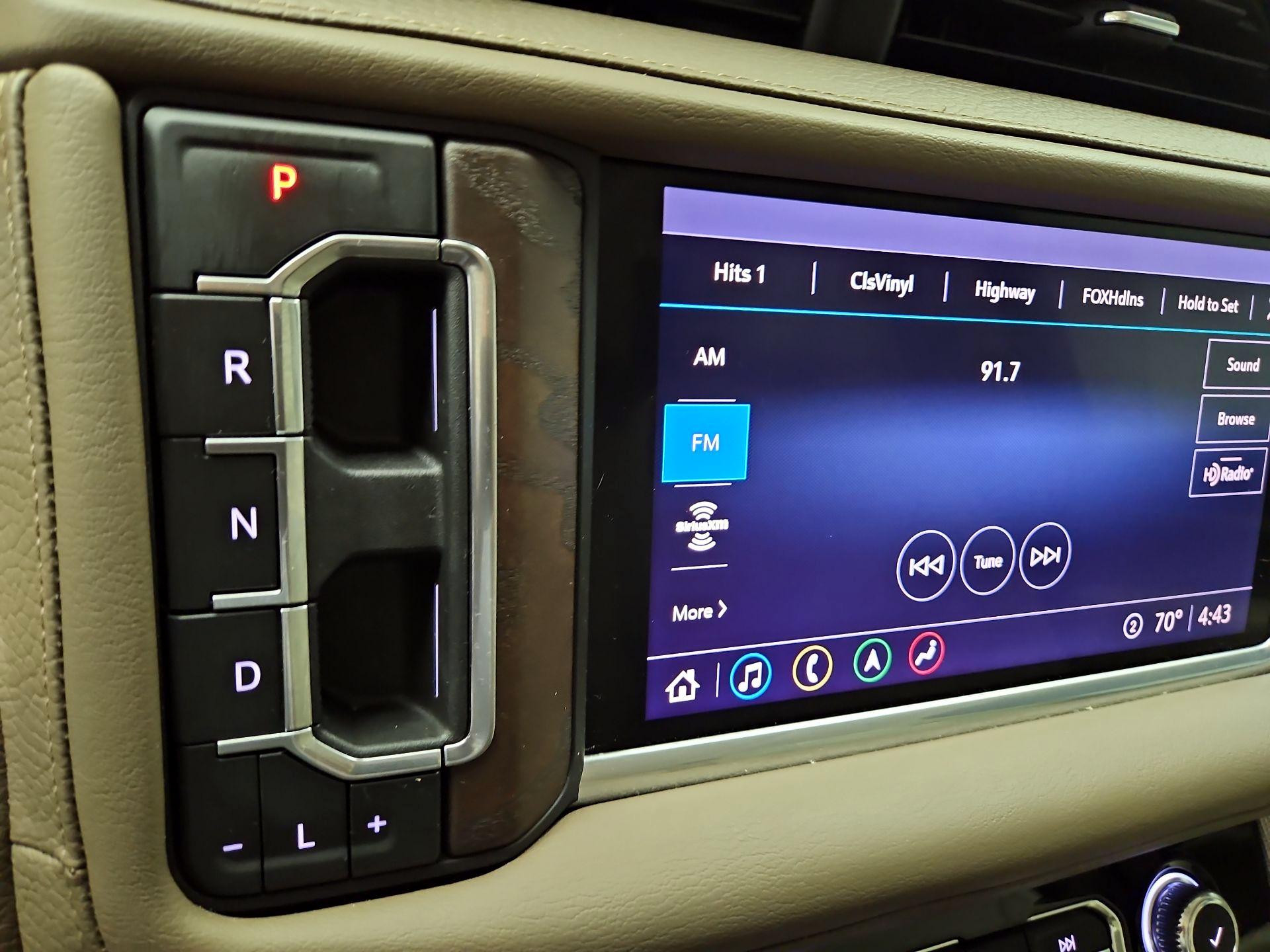 Thumbnail: 2021 GMC Yukon XL - 18