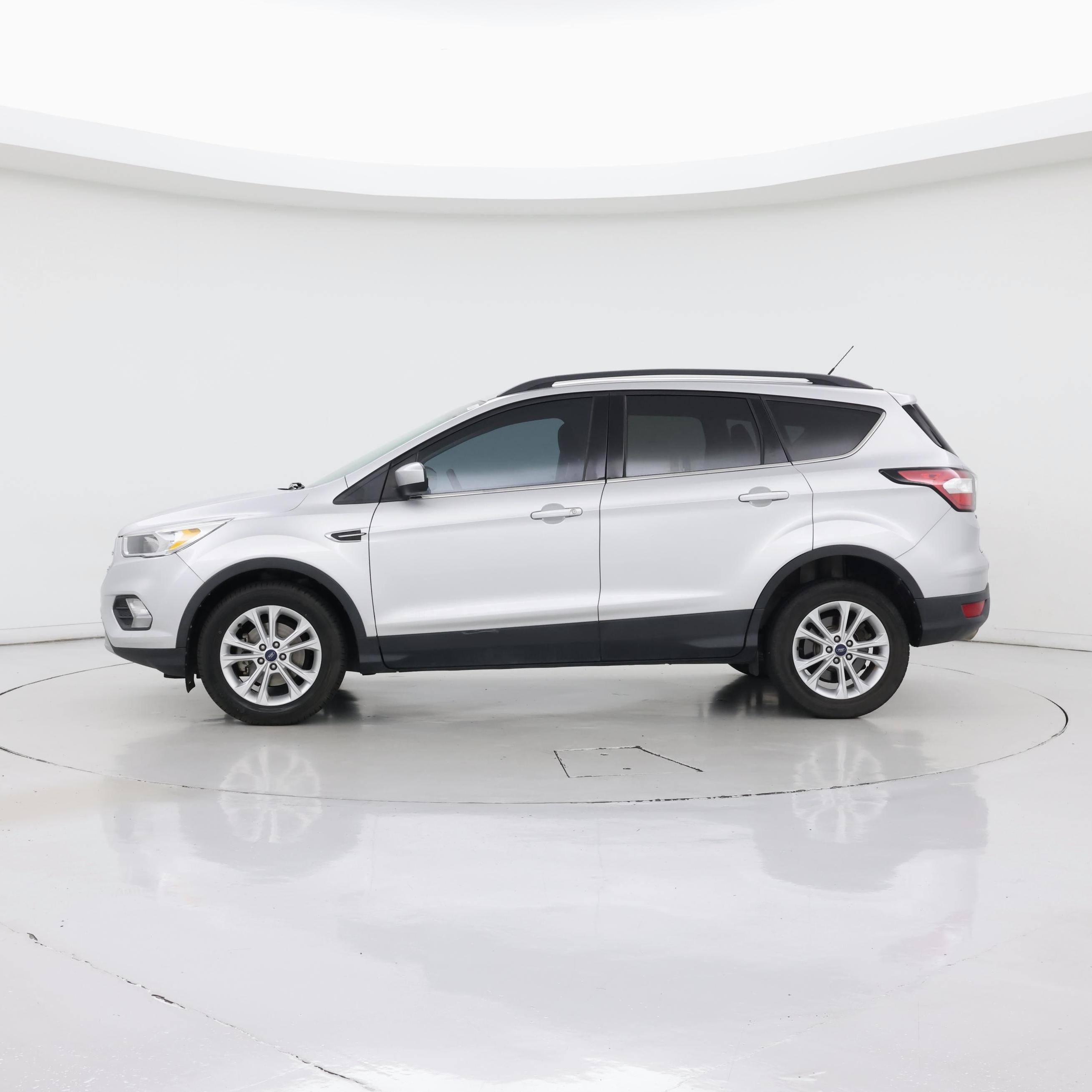 Thumbnail: 2018 Ford Escape - 3