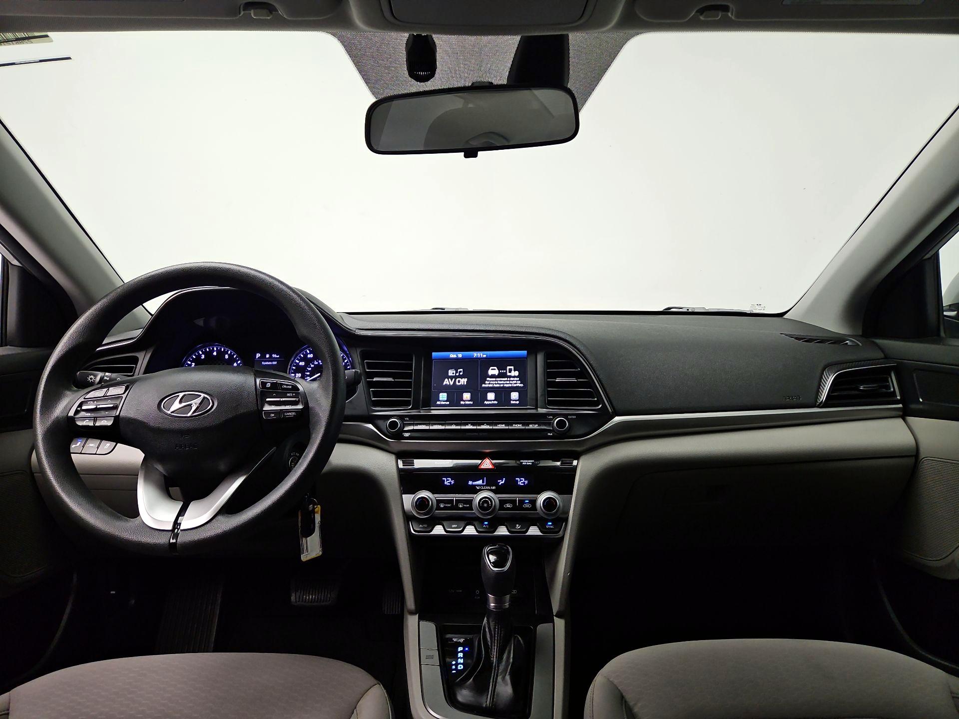 Thumbnail: 2020 Hyundai Elantra - 9