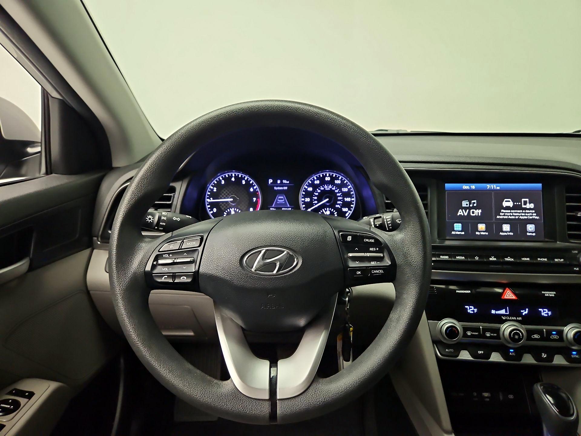 Thumbnail: 2020 Hyundai Elantra - 10