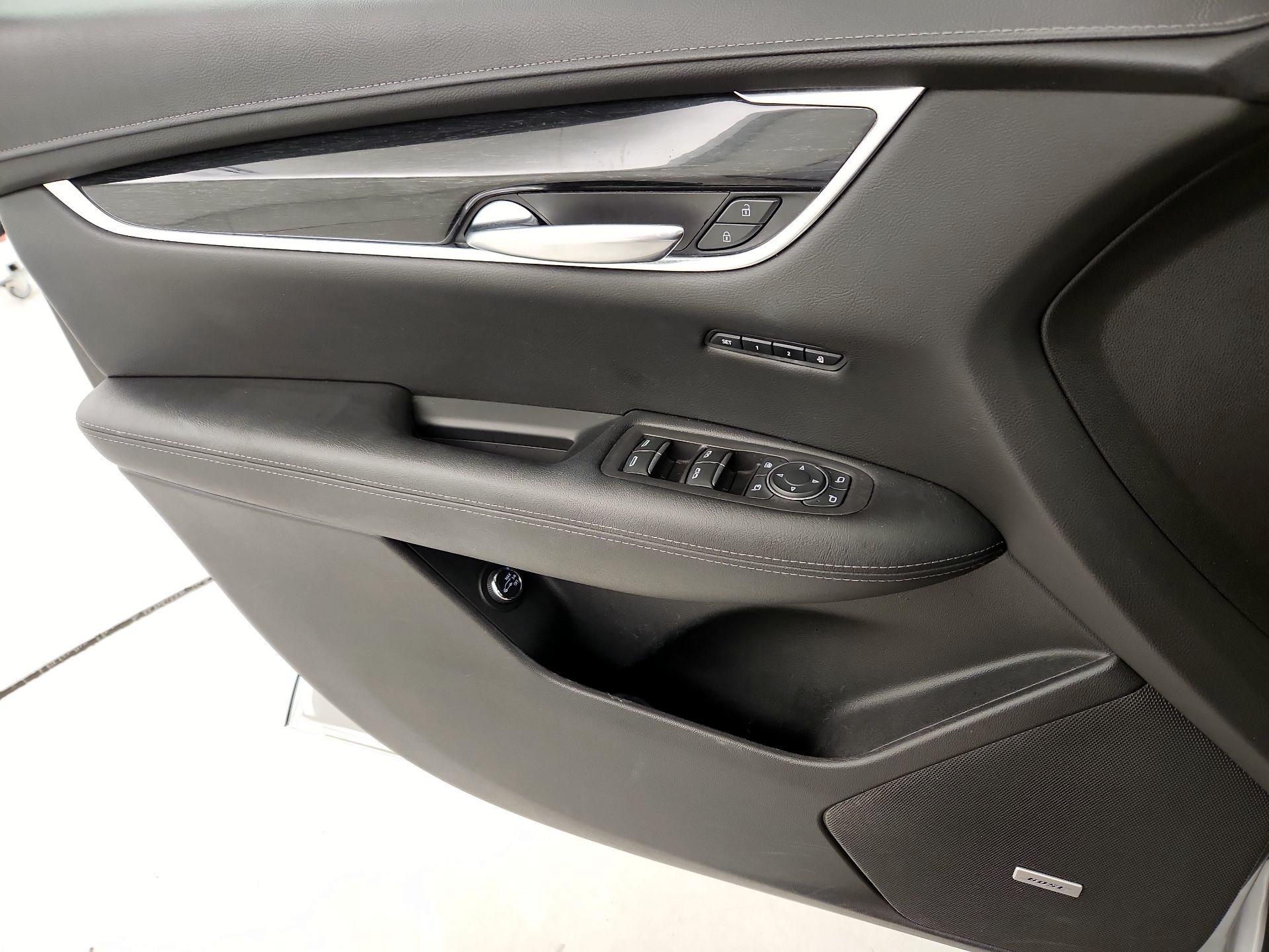 Thumbnail: 2020 Cadillac XT5 - 12
