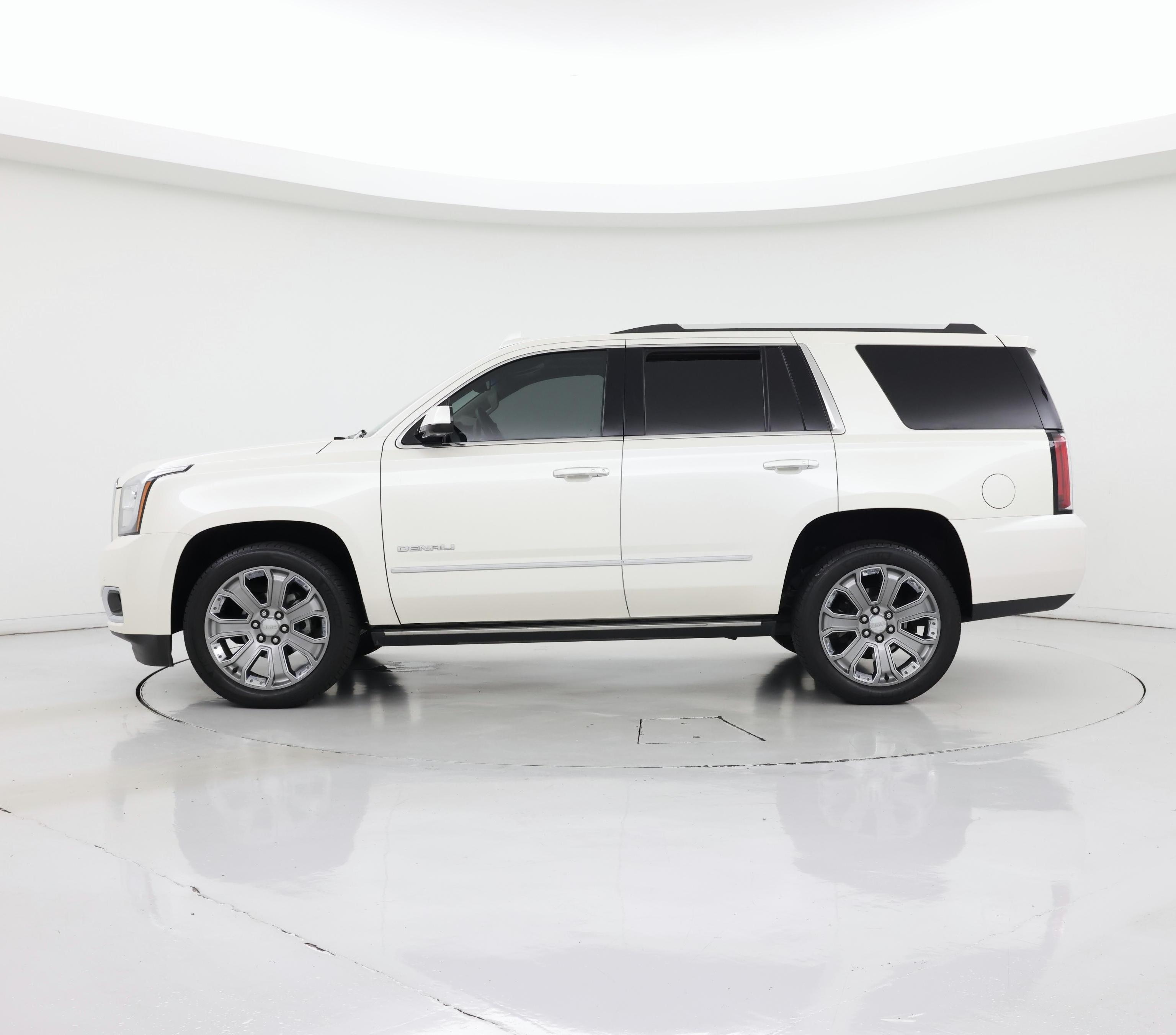 Thumbnail: 2015 GMC Yukon - 3