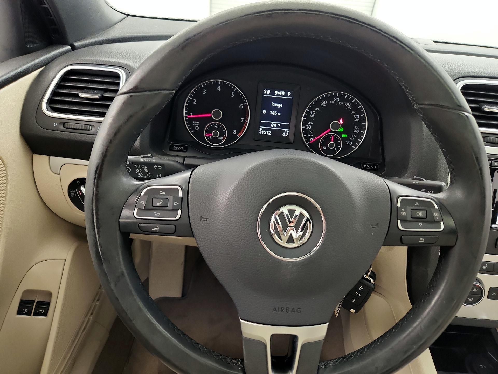 Thumbnail: 2016 Volkswagen Eos - 10