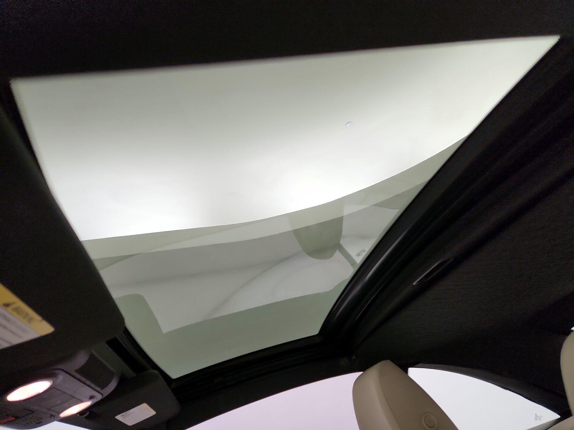 Thumbnail: 2016 Volkswagen Eos - 19