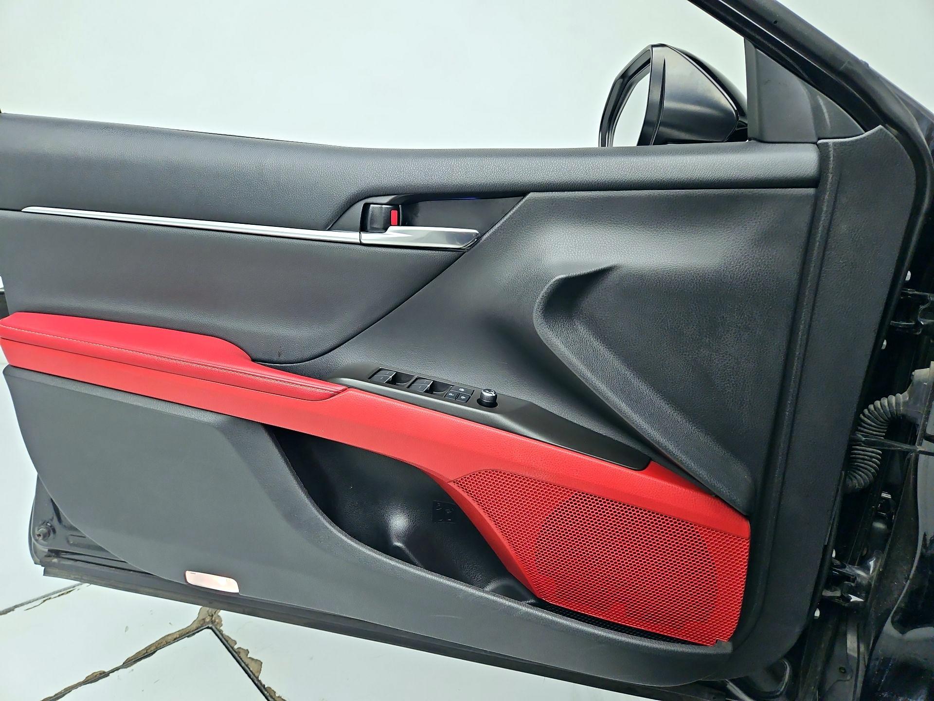 Thumbnail: 2021 Toyota Camry - 12