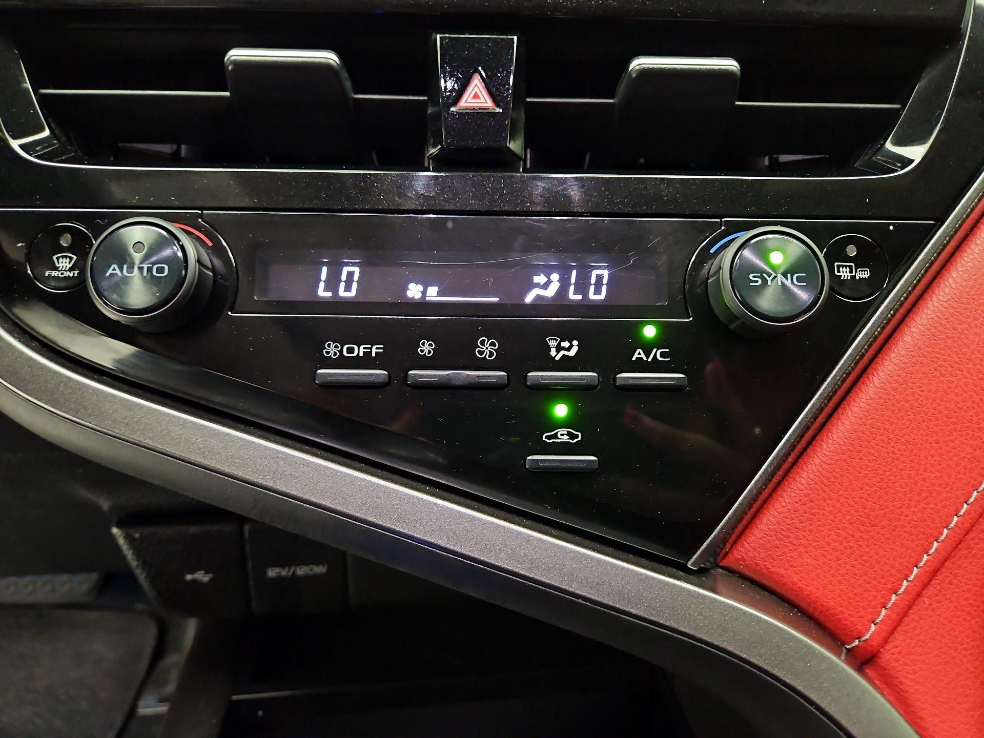 Thumbnail: 2021 Toyota Camry - 16