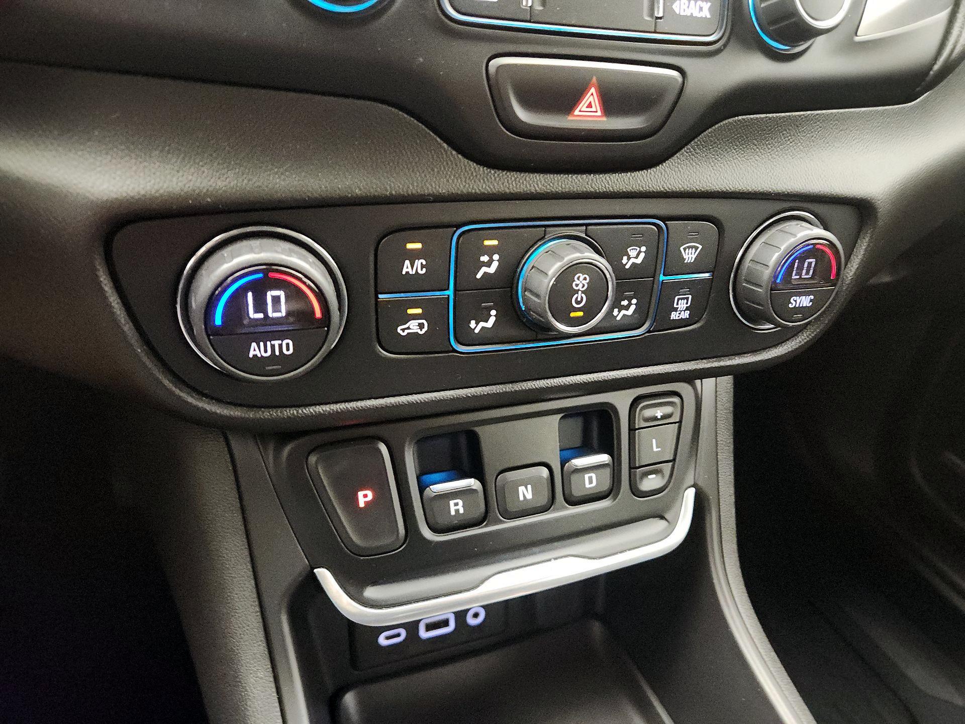 Thumbnail: 2019 GMC Terrain - 17