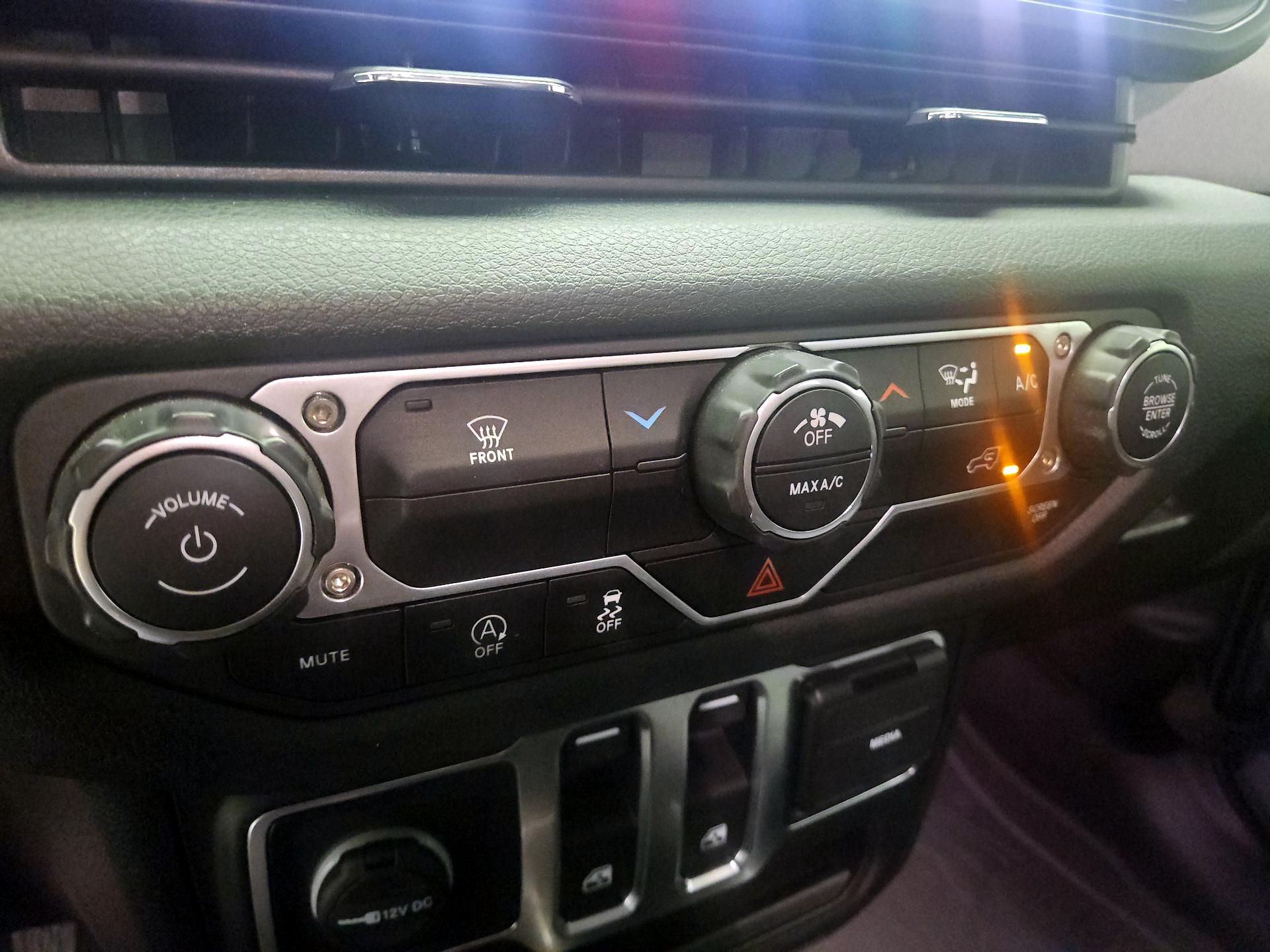 Thumbnail: 2025 Jeep Wrangler - 16