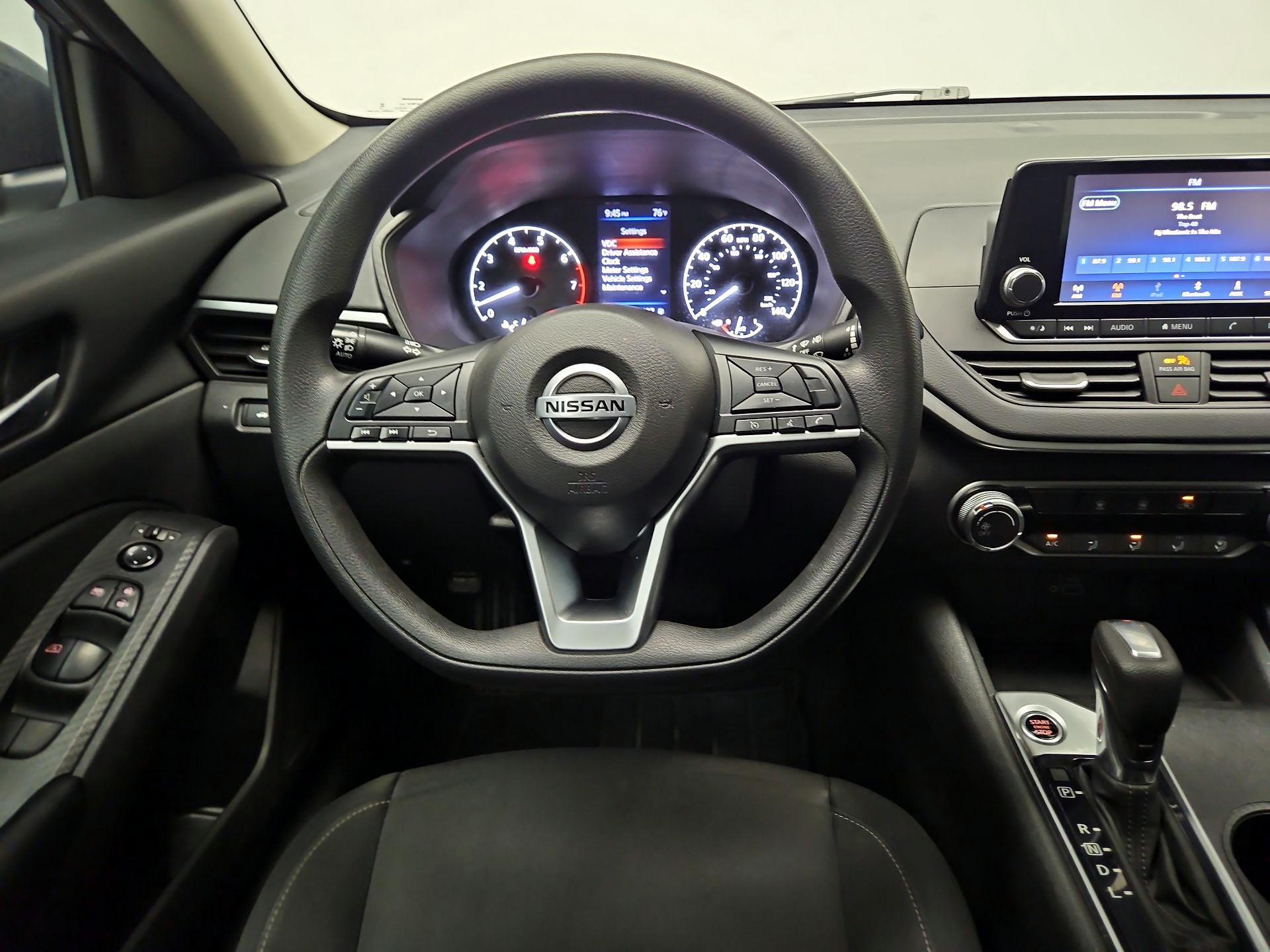 Thumbnail: 2022 Nissan Altima - 10