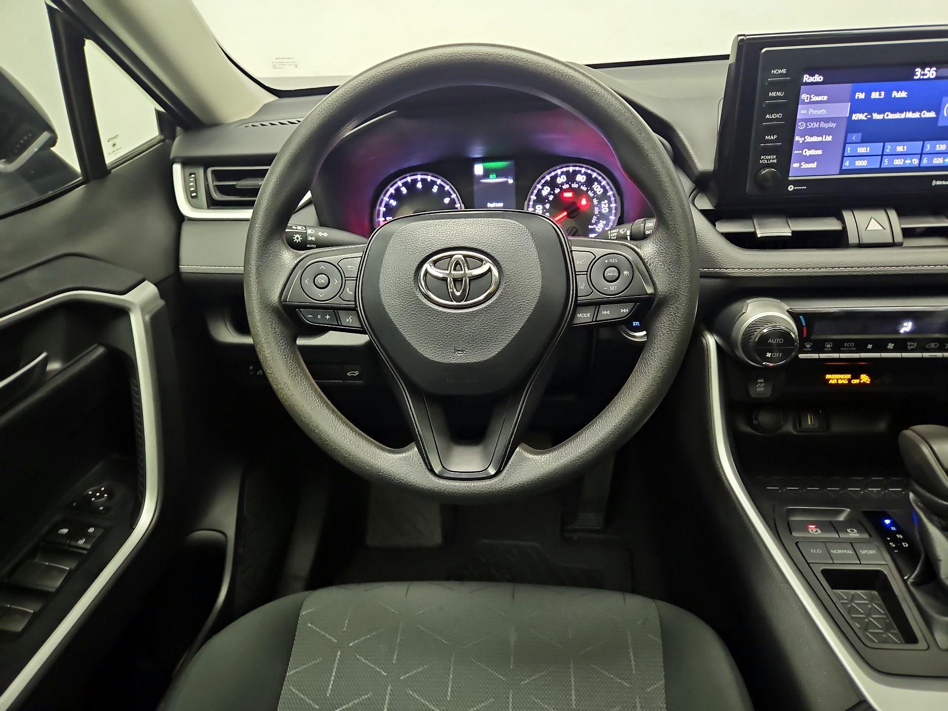 Thumbnail: 2022 Toyota RAV4 - 10