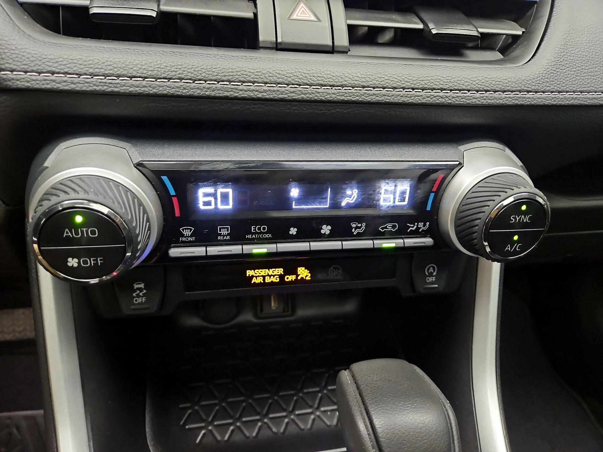 Thumbnail: 2022 Toyota RAV4 - 16